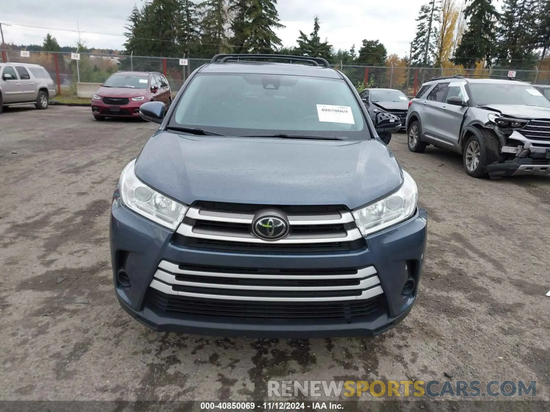 12 Photograph of a damaged car 5TDZZRFH7KS322424 TOYOTA HIGHLANDER 2019