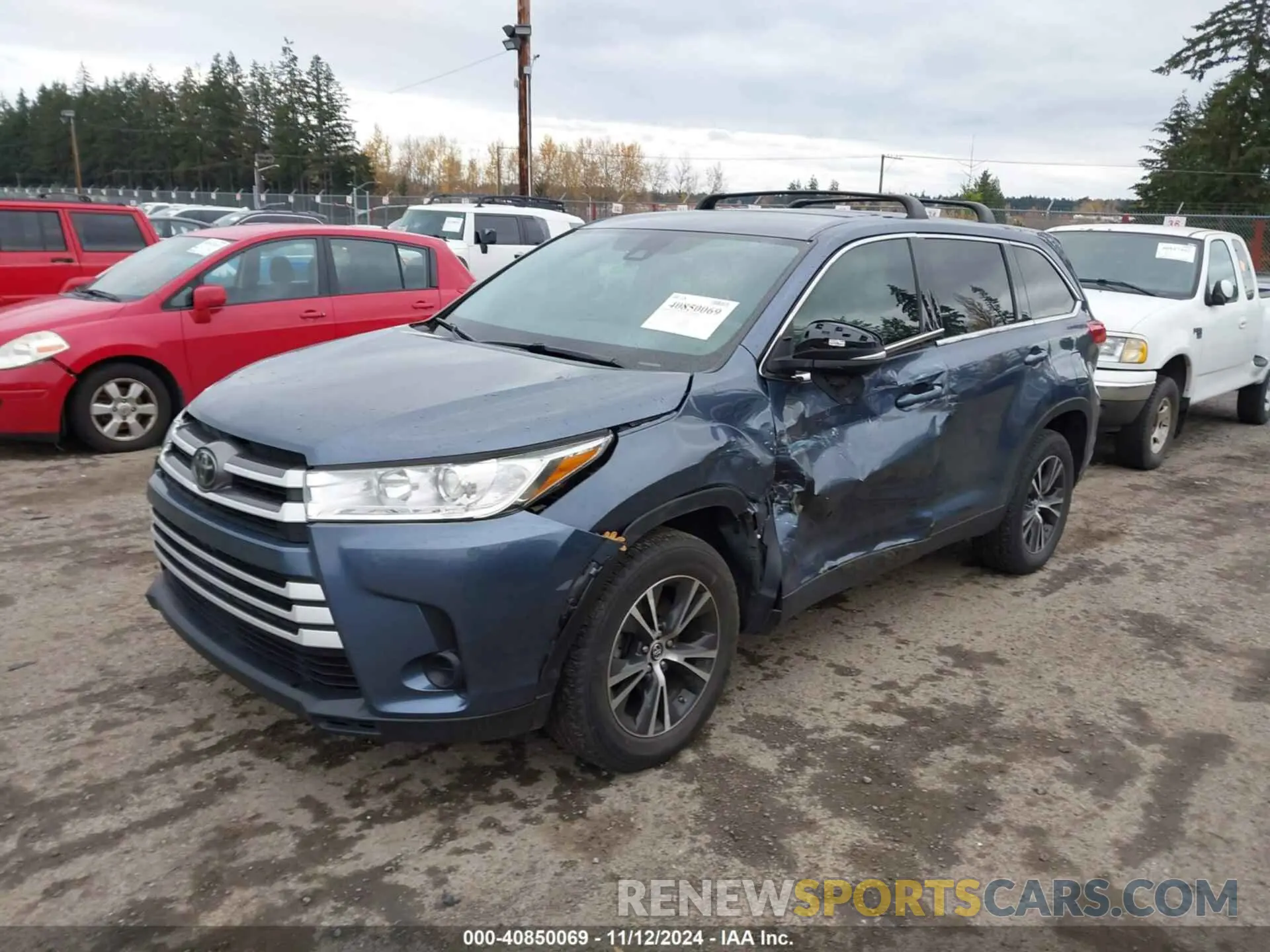 2 Photograph of a damaged car 5TDZZRFH7KS322424 TOYOTA HIGHLANDER 2019
