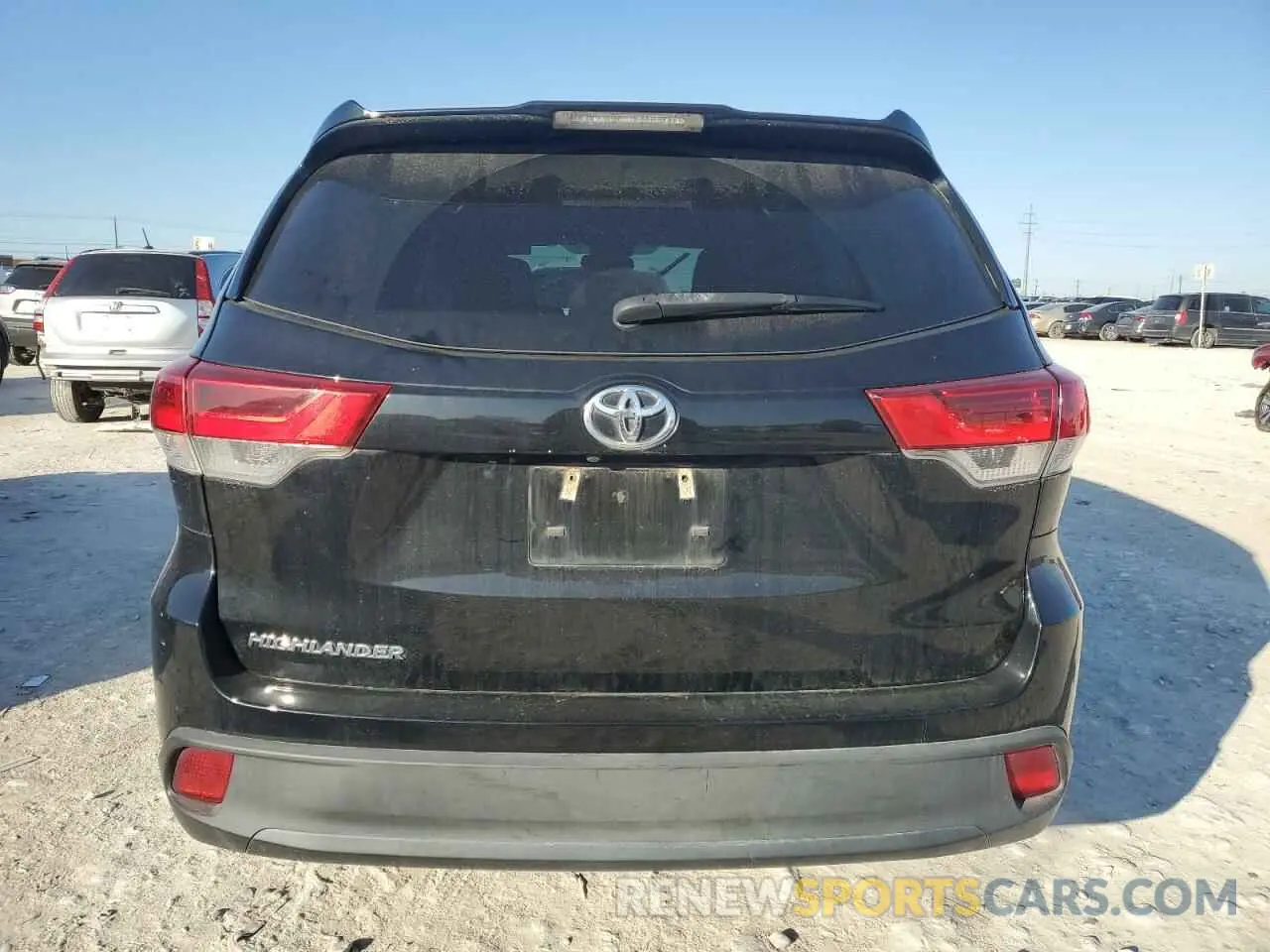 6 Photograph of a damaged car 5TDZZRFH7KS336193 TOYOTA HIGHLANDER 2019