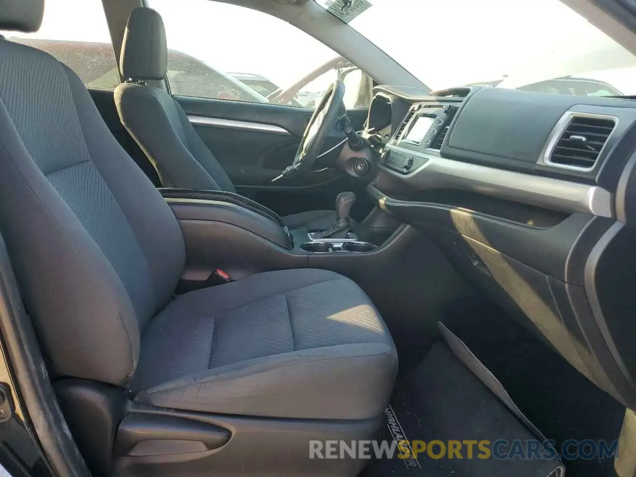 7 Photograph of a damaged car 5TDZZRFH7KS336193 TOYOTA HIGHLANDER 2019