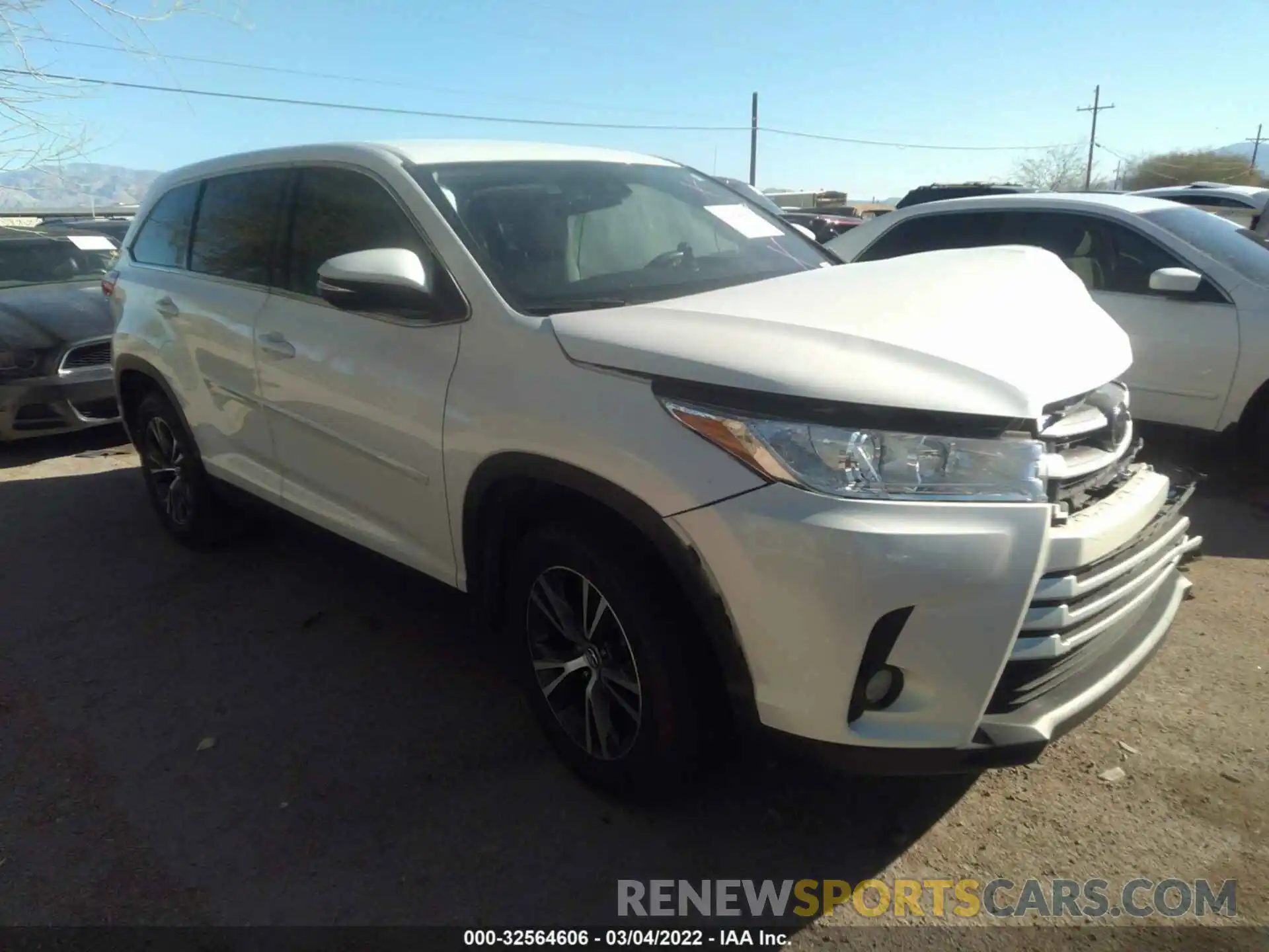 1 Photograph of a damaged car 5TDZZRFH7KS349431 TOYOTA HIGHLANDER 2019