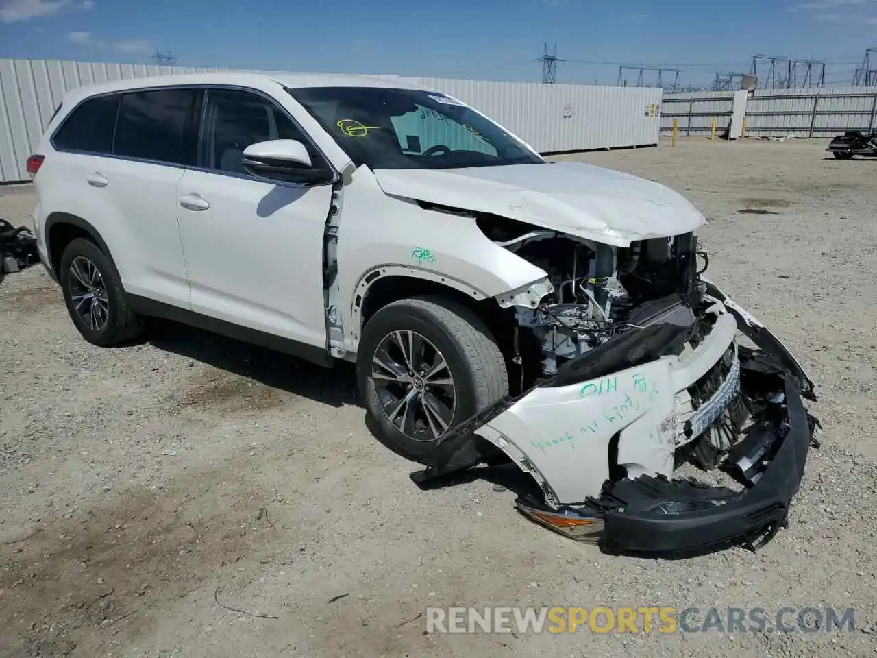 1 Photograph of a damaged car 5TDZZRFH7KS353107 TOYOTA HIGHLANDER 2019