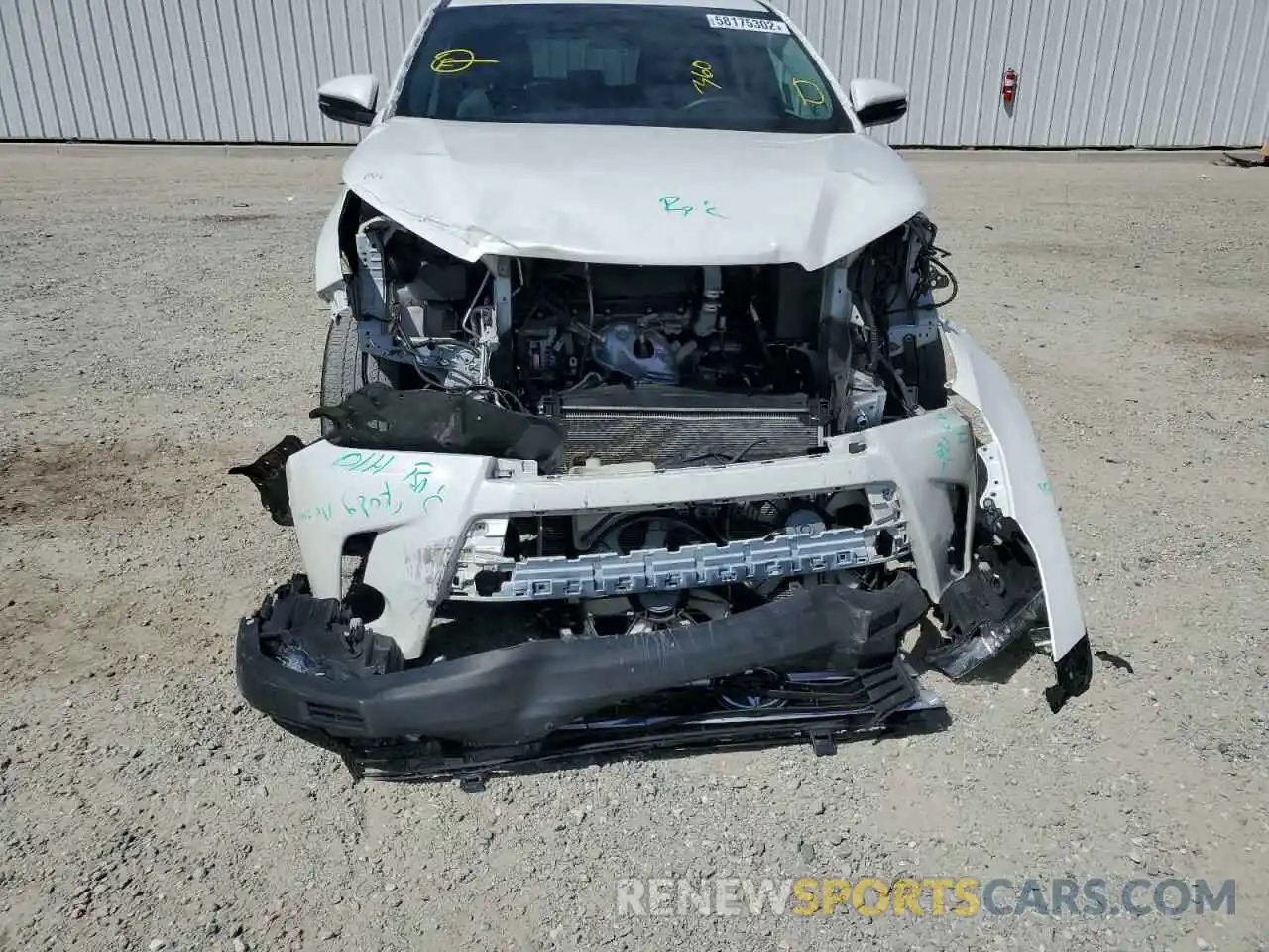 9 Photograph of a damaged car 5TDZZRFH7KS353107 TOYOTA HIGHLANDER 2019