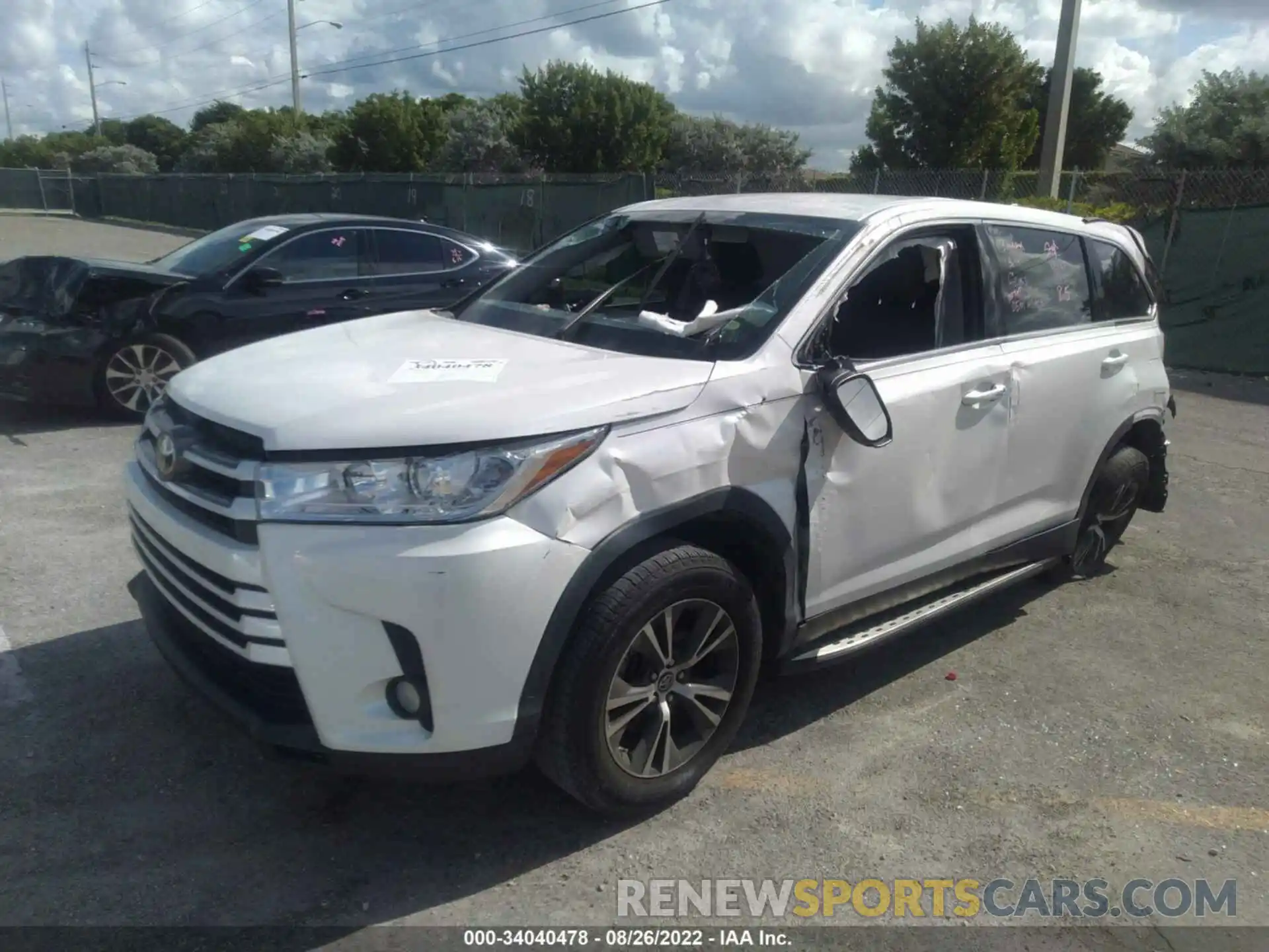 2 Photograph of a damaged car 5TDZZRFH7KS356833 TOYOTA HIGHLANDER 2019