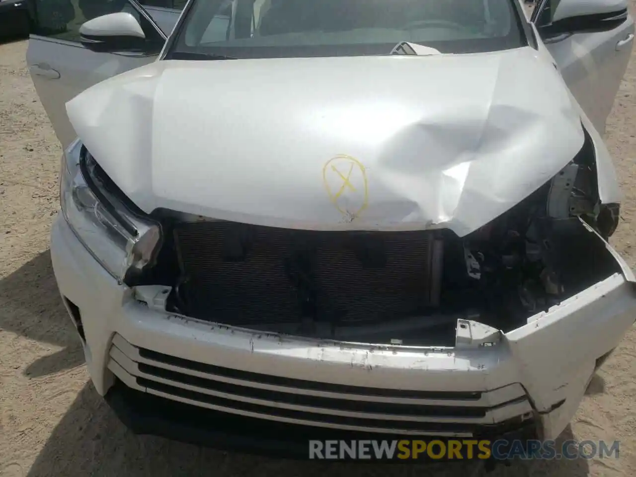 7 Photograph of a damaged car 5TDZZRFH7KS360056 TOYOTA HIGHLANDER 2019