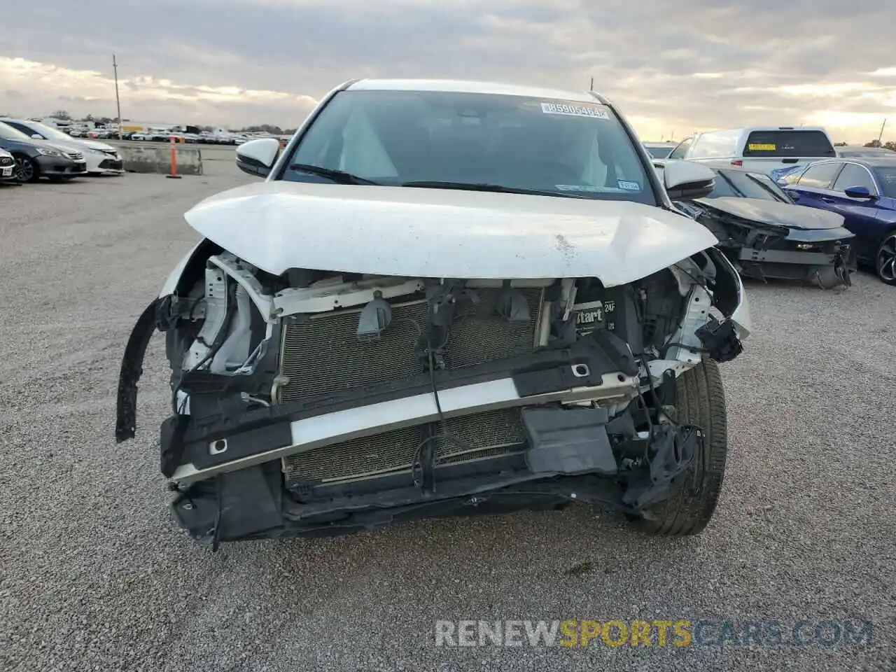 5 Photograph of a damaged car 5TDZZRFH7KS364690 TOYOTA HIGHLANDER 2019