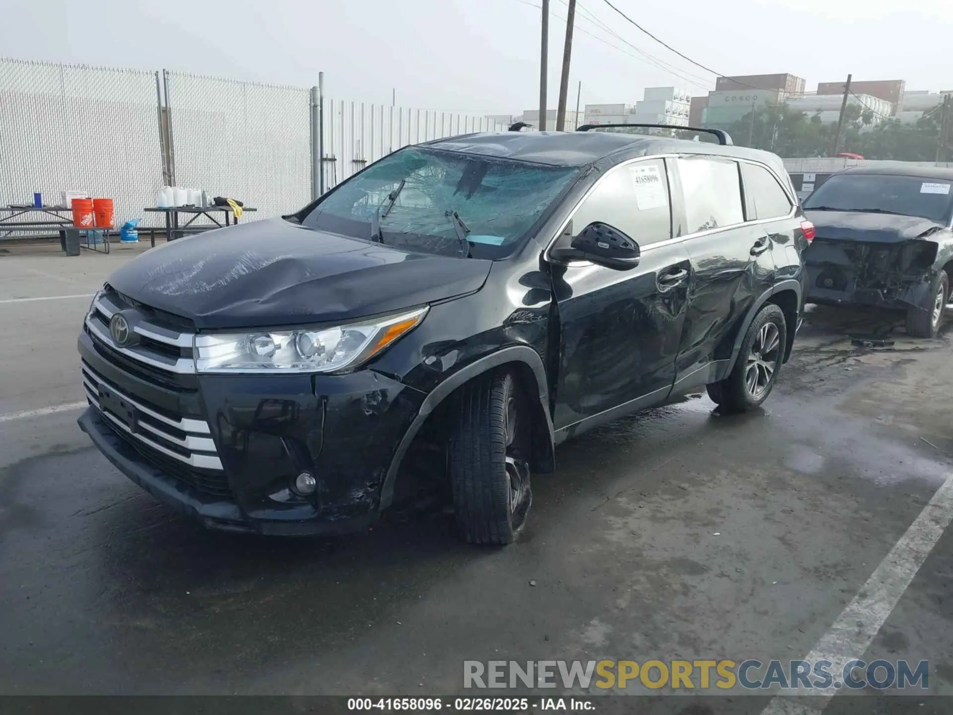 2 Photograph of a damaged car 5TDZZRFH8KS294505 TOYOTA HIGHLANDER 2019