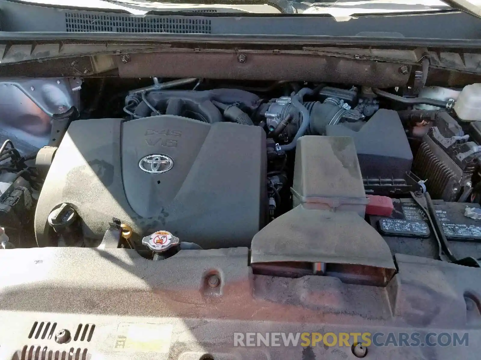 7 Photograph of a damaged car 5TDZZRFH8KS304787 TOYOTA HIGHLANDER 2019