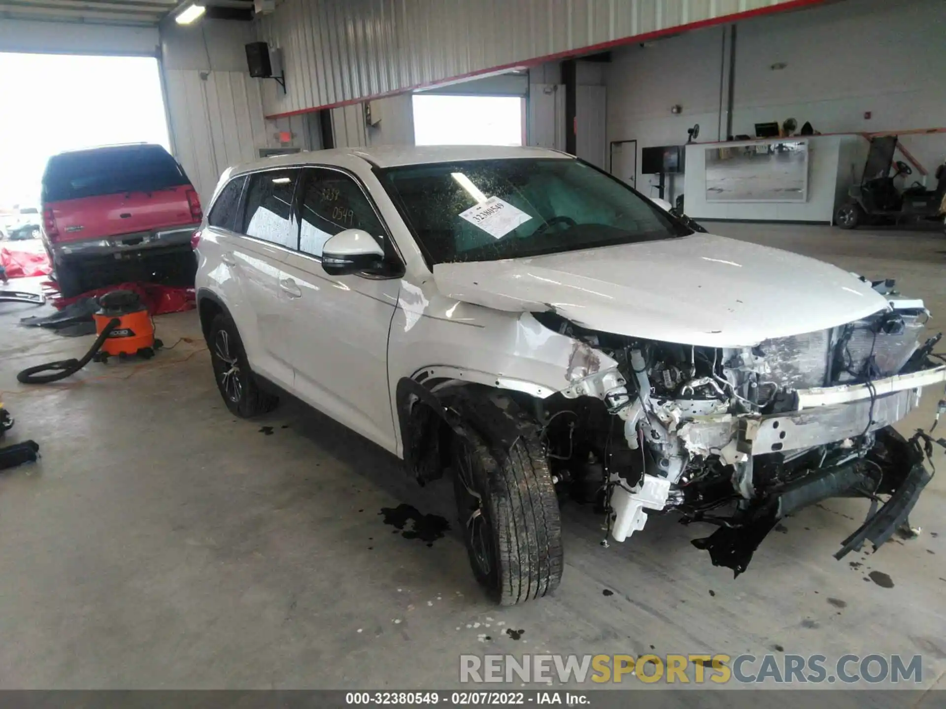 1 Photograph of a damaged car 5TDZZRFH8KS326787 TOYOTA HIGHLANDER 2019