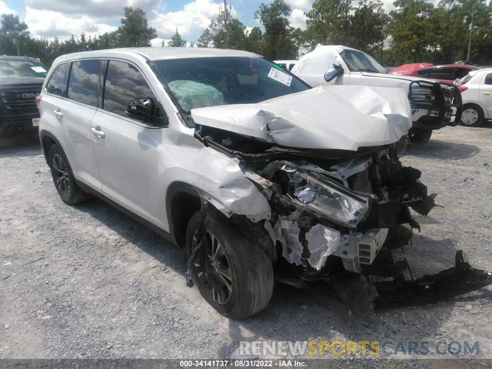 1 Photograph of a damaged car 5TDZZRFH8KS351284 TOYOTA HIGHLANDER 2019