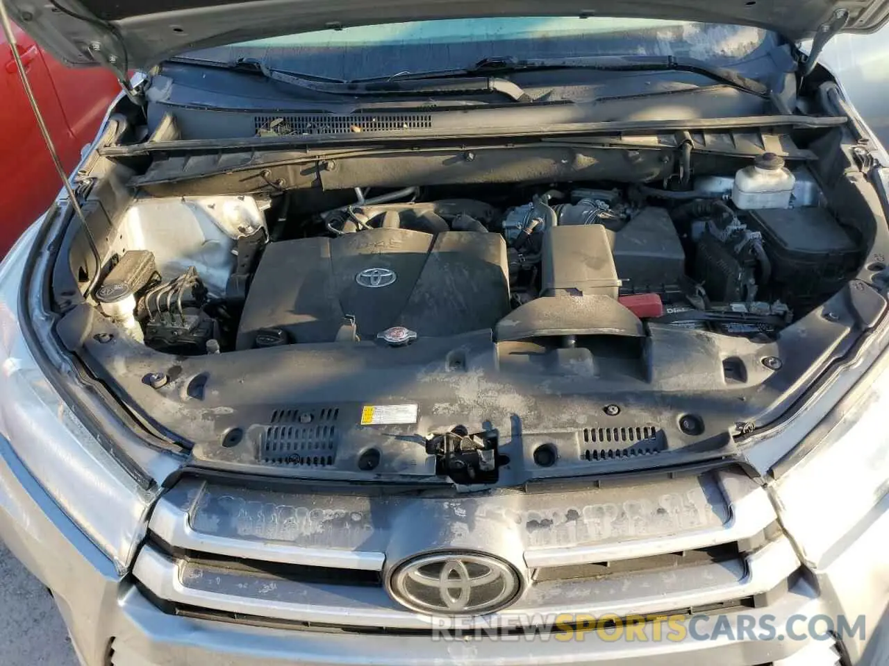 12 Photograph of a damaged car 5TDZZRFH8KS353357 TOYOTA HIGHLANDER 2019