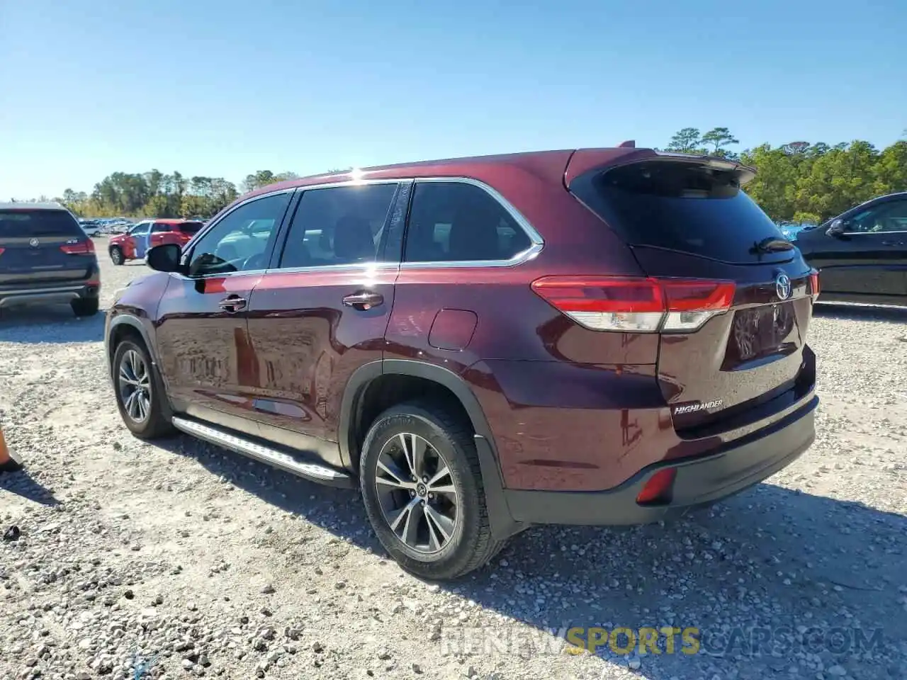 2 Photograph of a damaged car 5TDZZRFH8KS356601 TOYOTA HIGHLANDER 2019