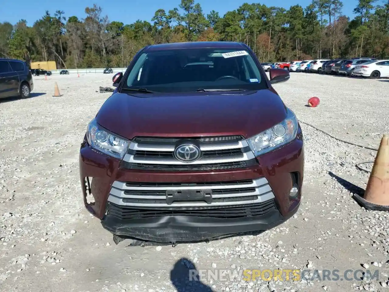 5 Photograph of a damaged car 5TDZZRFH8KS356601 TOYOTA HIGHLANDER 2019