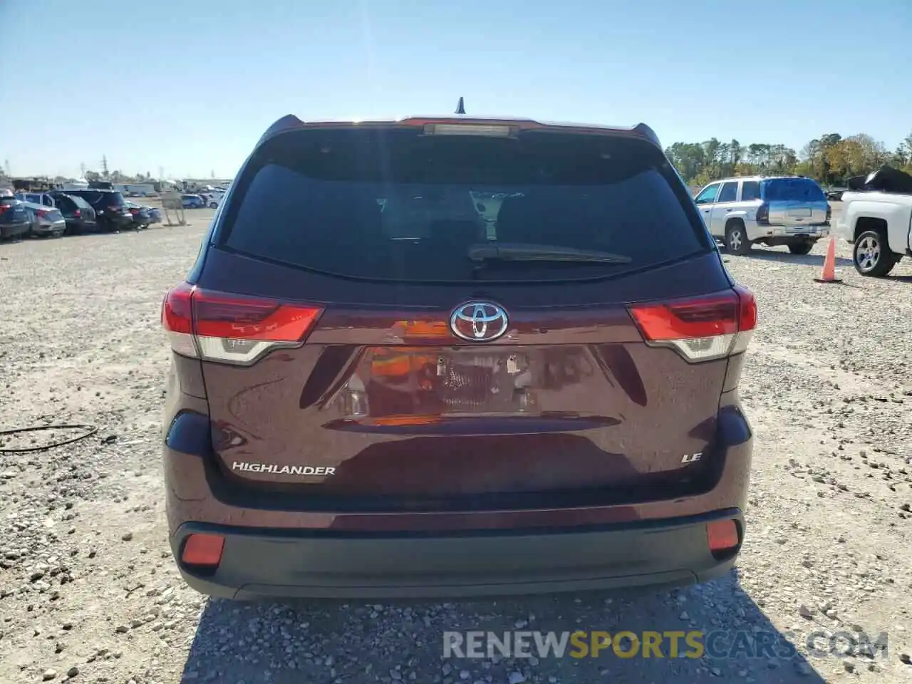 6 Photograph of a damaged car 5TDZZRFH8KS356601 TOYOTA HIGHLANDER 2019