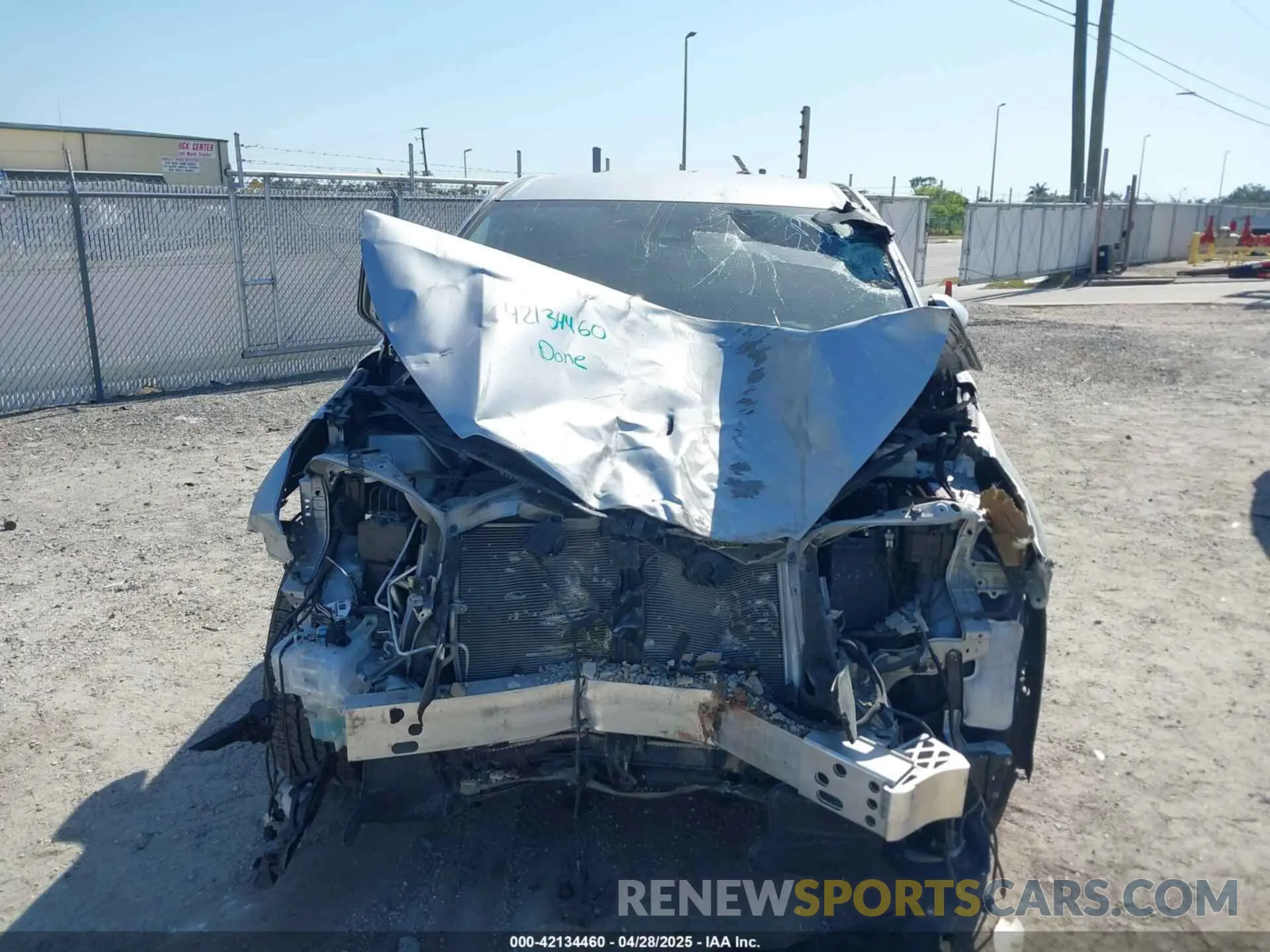 13 Photograph of a damaged car 5TDZZRFH8KS362902 TOYOTA HIGHLANDER 2019