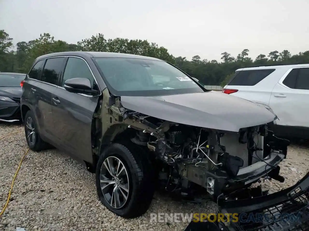 1 Photograph of a damaged car 5TDZZRFH8KS363113 TOYOTA HIGHLANDER 2019