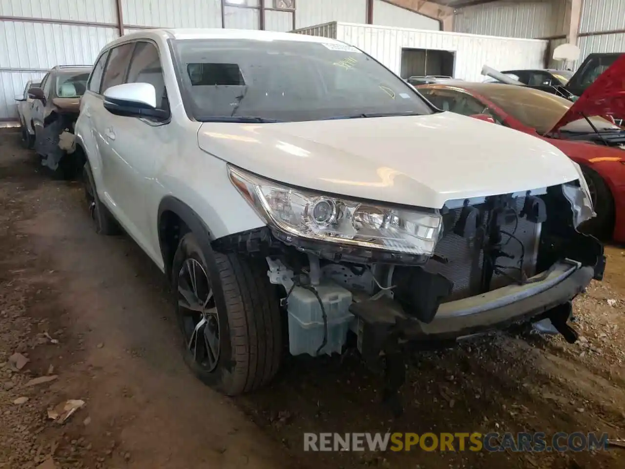 1 Photograph of a damaged car 5TDZZRFH9KS290785 TOYOTA HIGHLANDER 2019