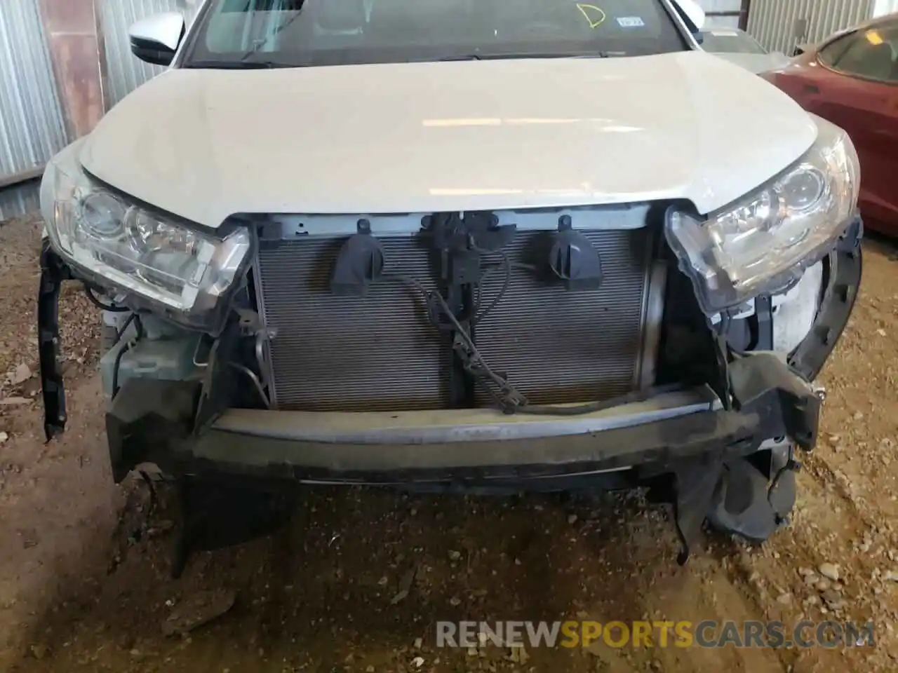 9 Photograph of a damaged car 5TDZZRFH9KS290785 TOYOTA HIGHLANDER 2019