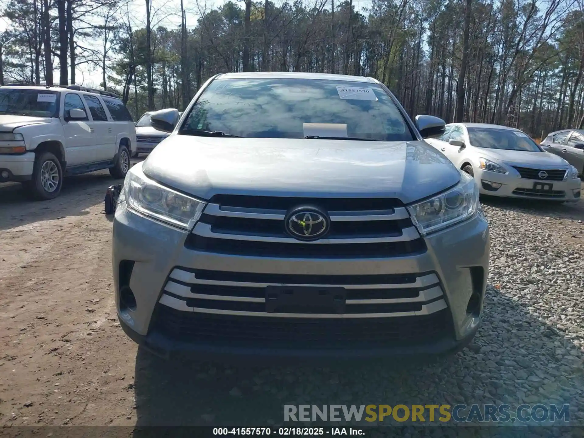 13 Photograph of a damaged car 5TDZZRFH9KS305057 TOYOTA HIGHLANDER 2019