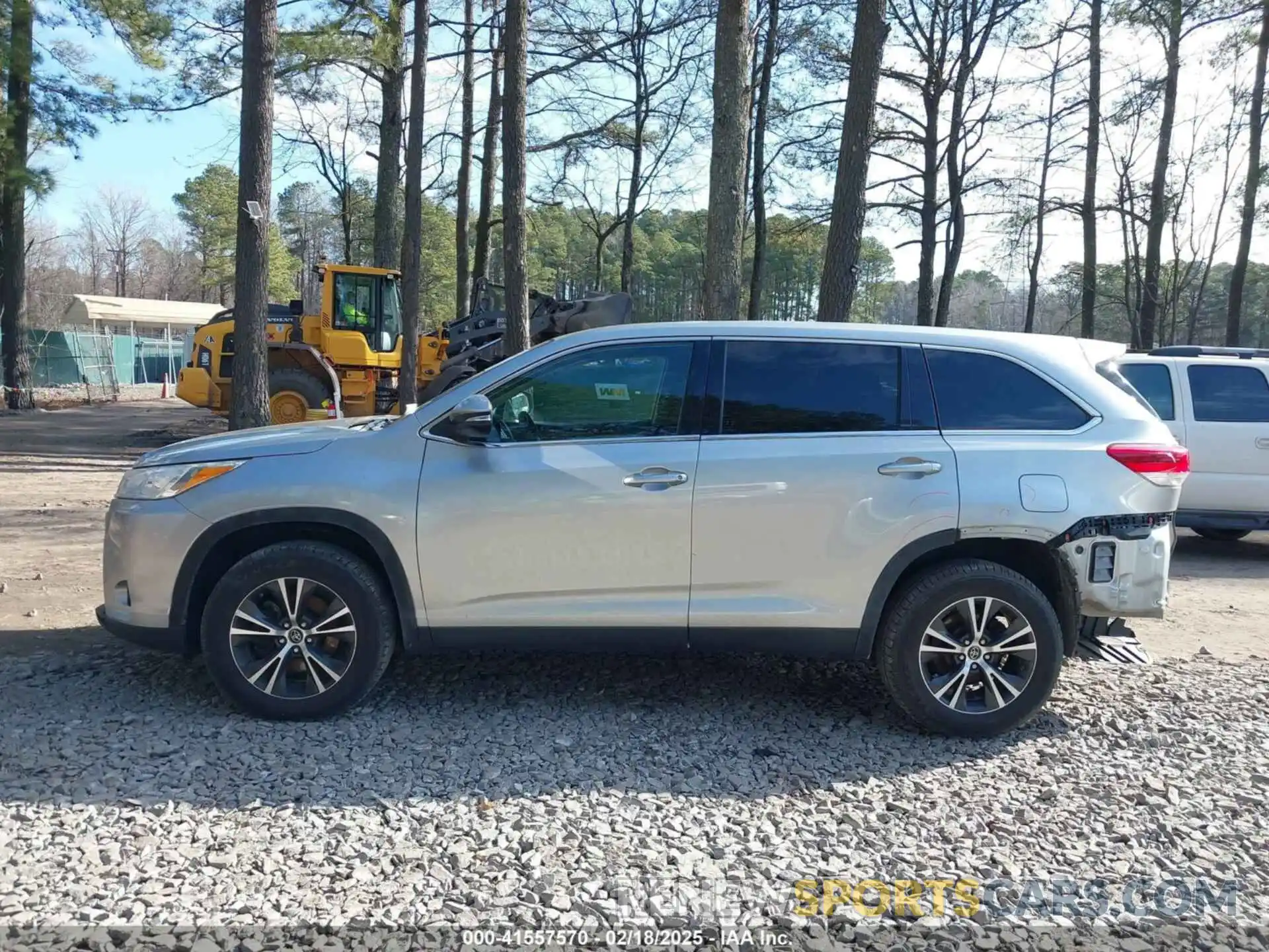 15 Photograph of a damaged car 5TDZZRFH9KS305057 TOYOTA HIGHLANDER 2019