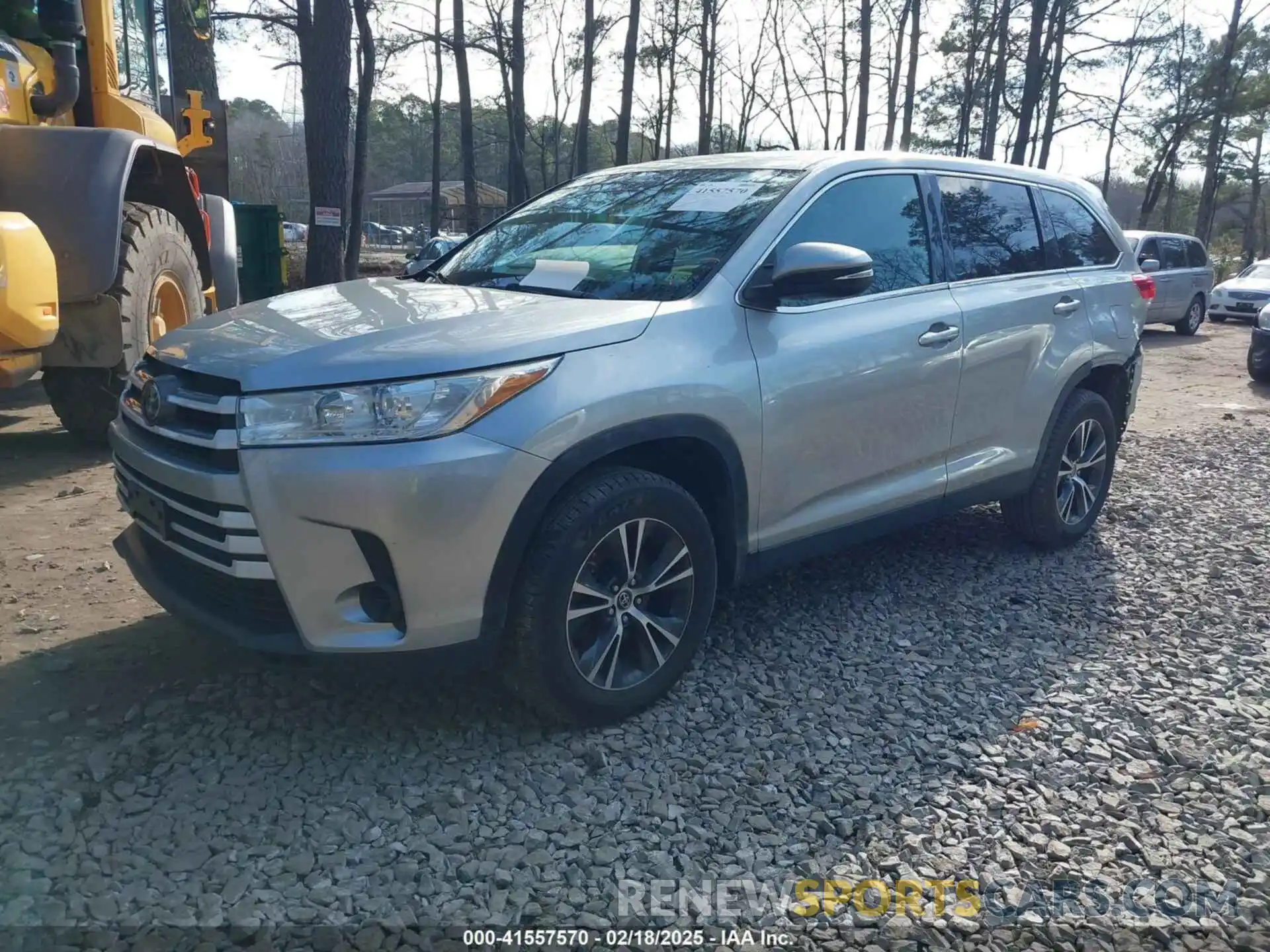 2 Photograph of a damaged car 5TDZZRFH9KS305057 TOYOTA HIGHLANDER 2019