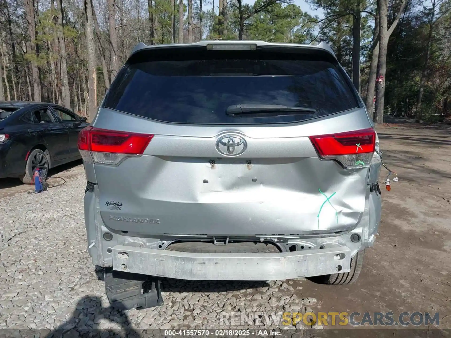 6 Photograph of a damaged car 5TDZZRFH9KS305057 TOYOTA HIGHLANDER 2019