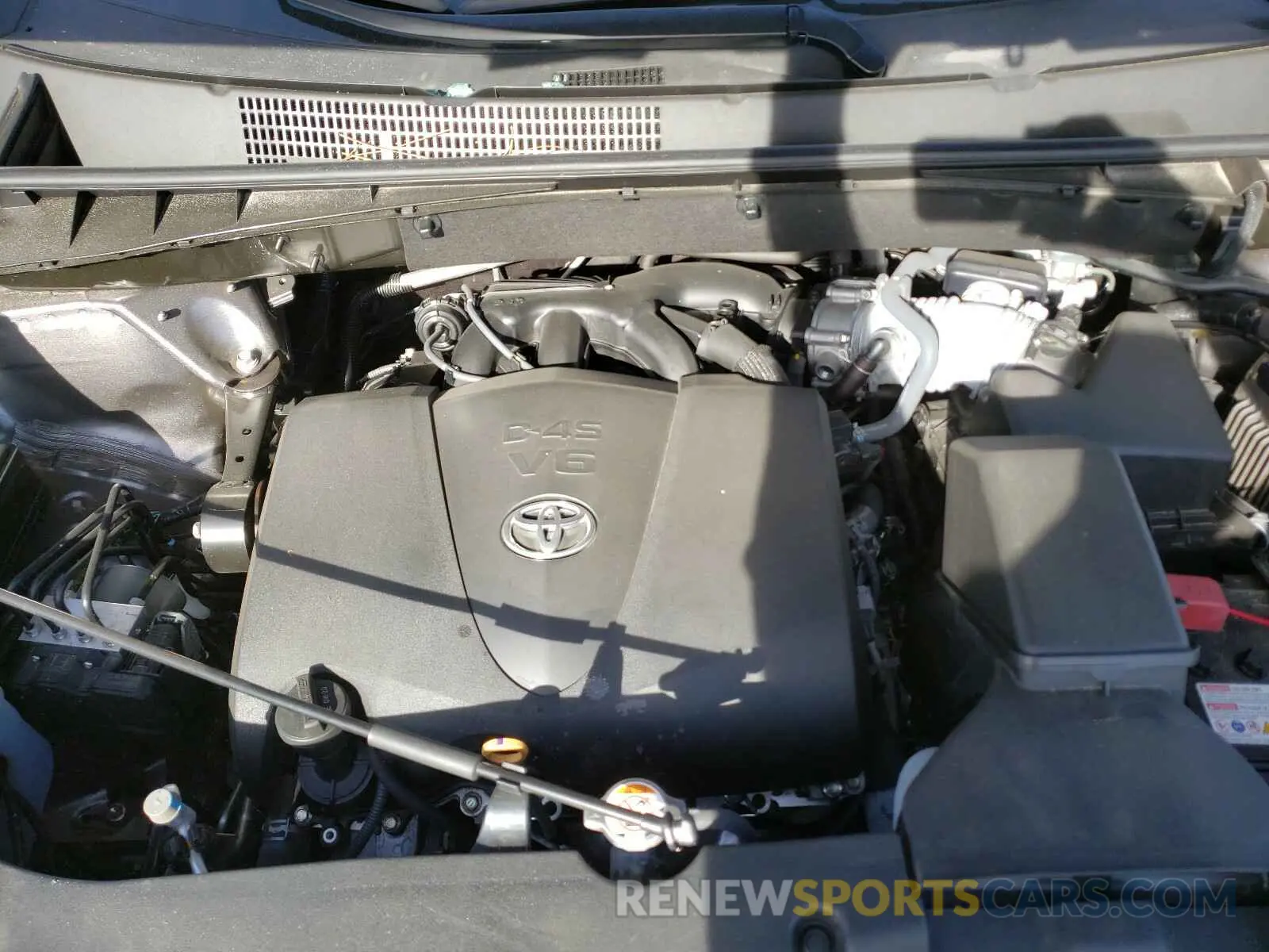7 Photograph of a damaged car 5TDZZRFH9KS327091 TOYOTA HIGHLANDER 2019