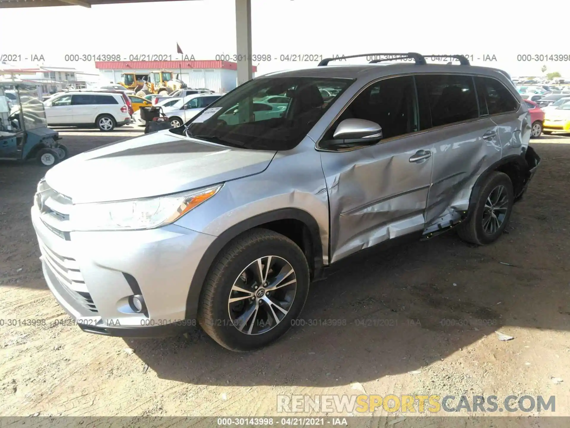 2 Photograph of a damaged car 5TDZZRFH9KS335806 TOYOTA HIGHLANDER 2019