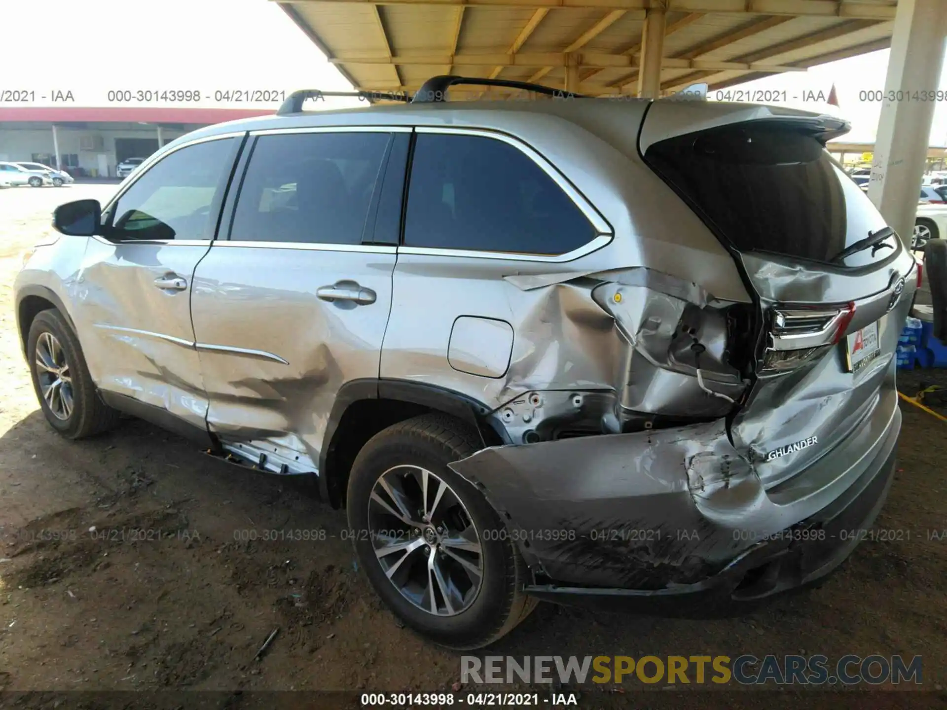 6 Photograph of a damaged car 5TDZZRFH9KS335806 TOYOTA HIGHLANDER 2019