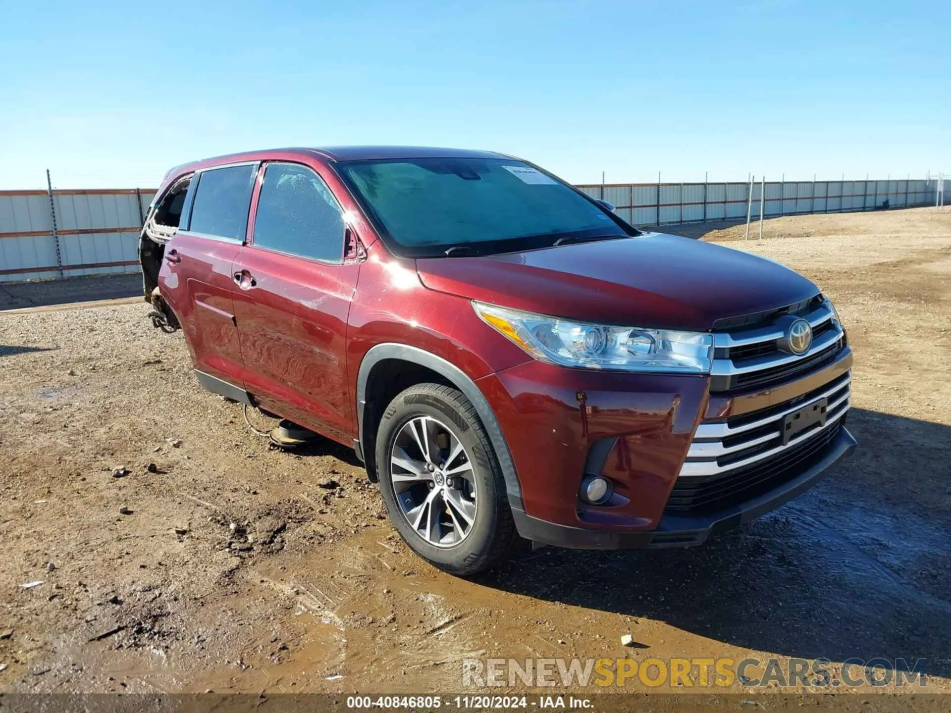 1 Photograph of a damaged car 5TDZZRFH9KS342786 TOYOTA HIGHLANDER 2019
