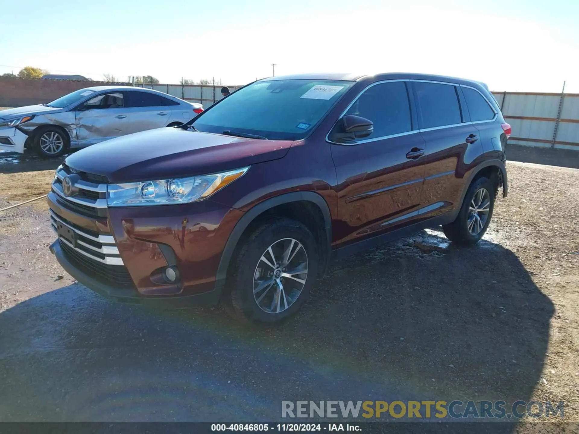 2 Photograph of a damaged car 5TDZZRFH9KS342786 TOYOTA HIGHLANDER 2019