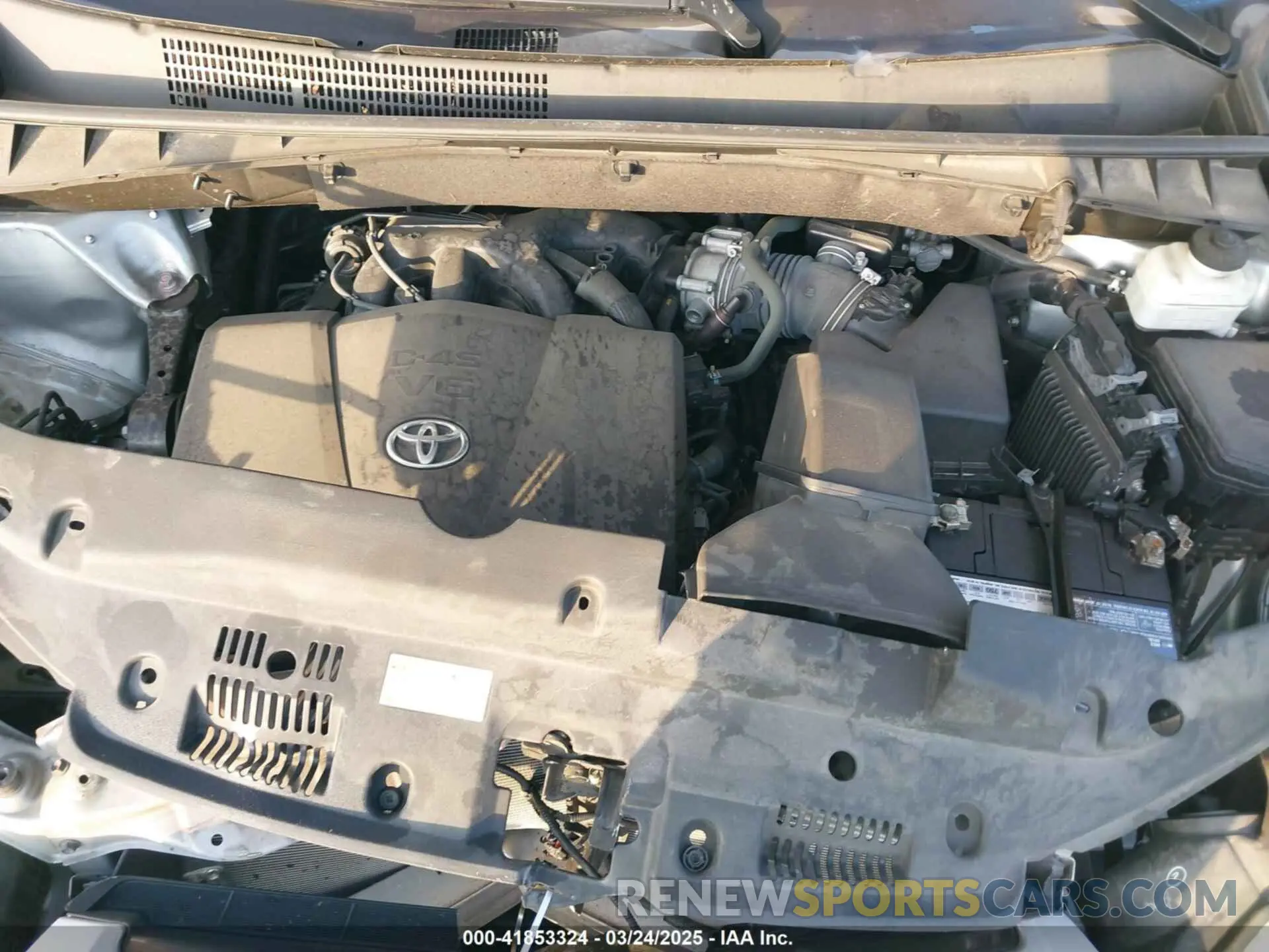 10 Photograph of a damaged car 5TDZZRFH9KS345333 TOYOTA HIGHLANDER 2019