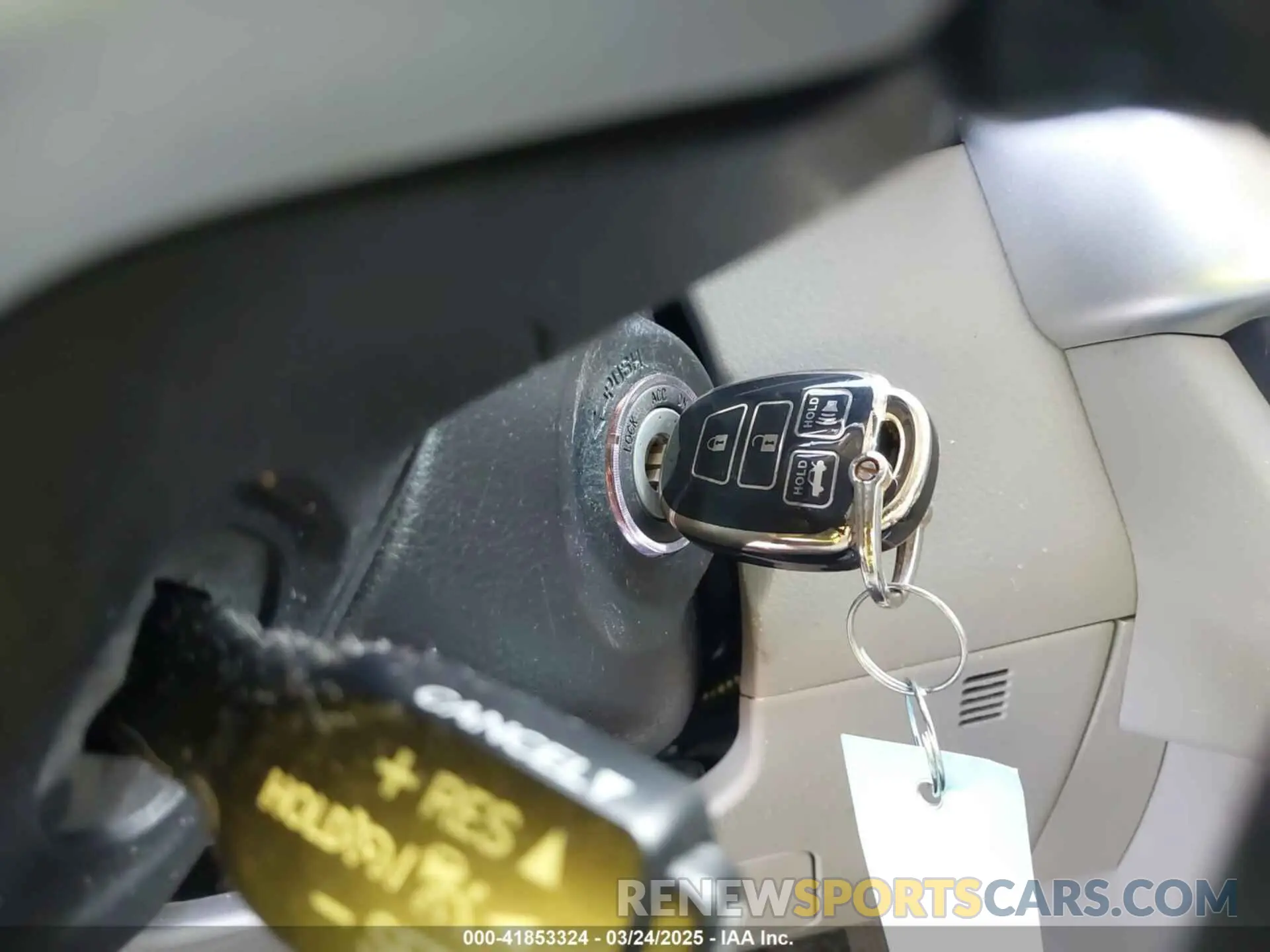 11 Photograph of a damaged car 5TDZZRFH9KS345333 TOYOTA HIGHLANDER 2019