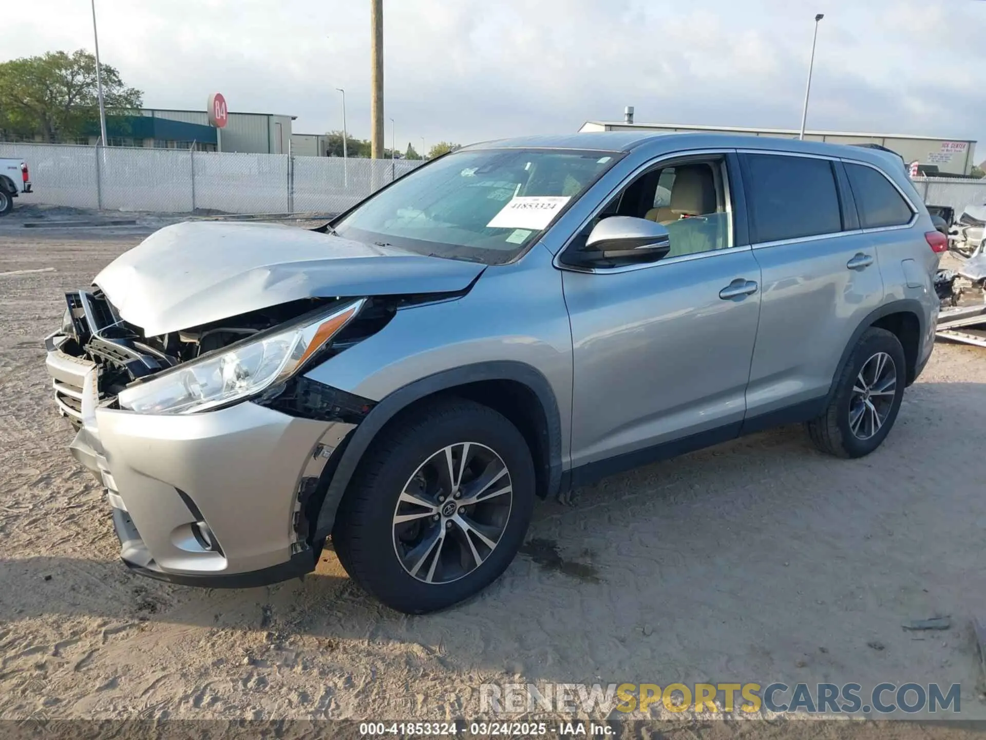 2 Photograph of a damaged car 5TDZZRFH9KS345333 TOYOTA HIGHLANDER 2019
