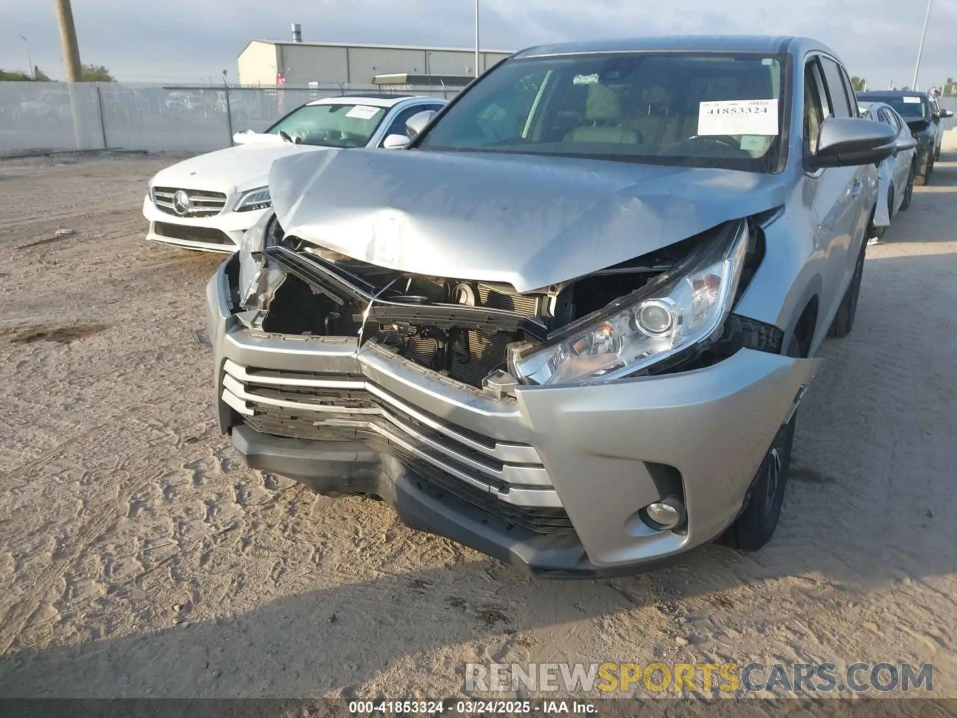 6 Photograph of a damaged car 5TDZZRFH9KS345333 TOYOTA HIGHLANDER 2019