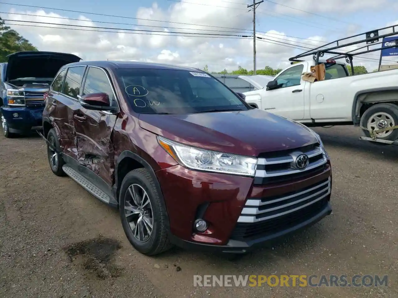 1 Photograph of a damaged car 5TDZZRFH9KS346790 TOYOTA HIGHLANDER 2019