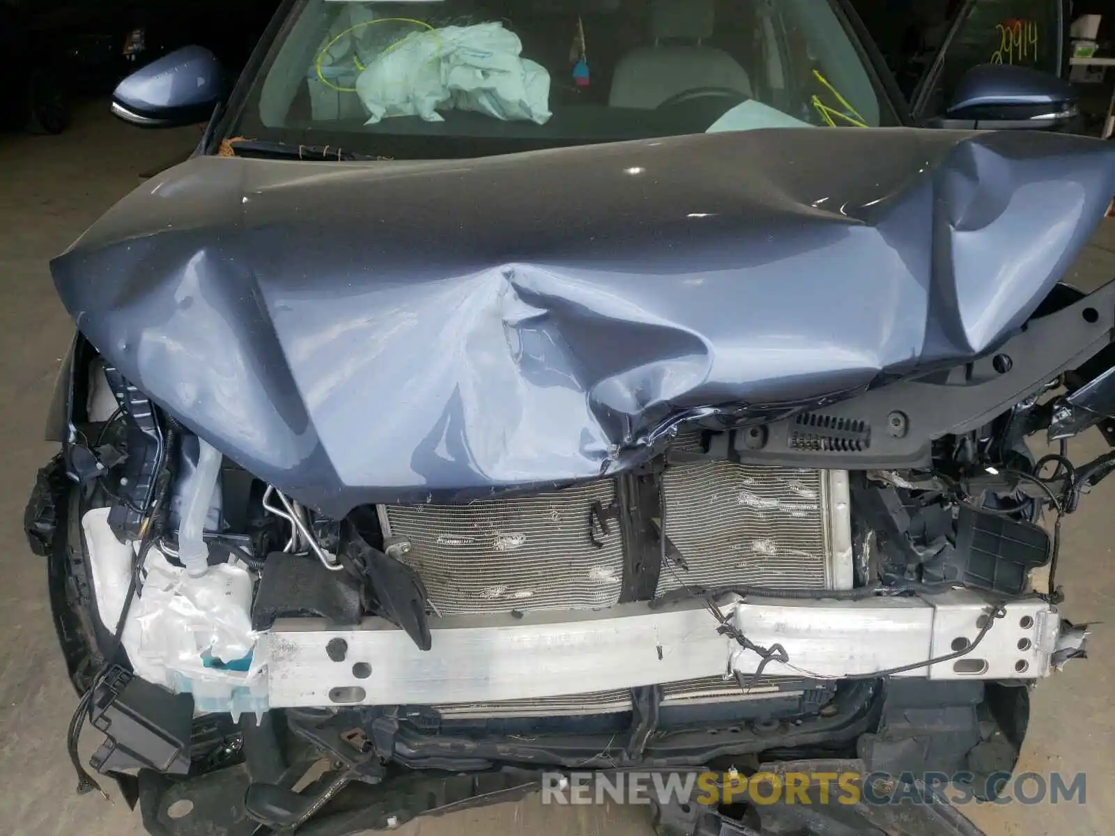 7 Photograph of a damaged car 5TDZZRFH9KS363525 TOYOTA HIGHLANDER 2019