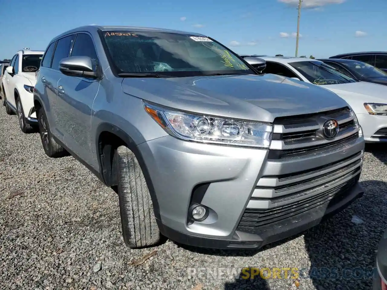 1 Photograph of a damaged car 5TDZZRFH9KS369468 TOYOTA HIGHLANDER 2019