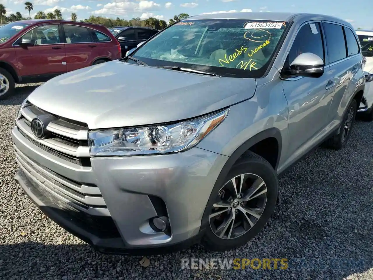 2 Photograph of a damaged car 5TDZZRFH9KS369468 TOYOTA HIGHLANDER 2019