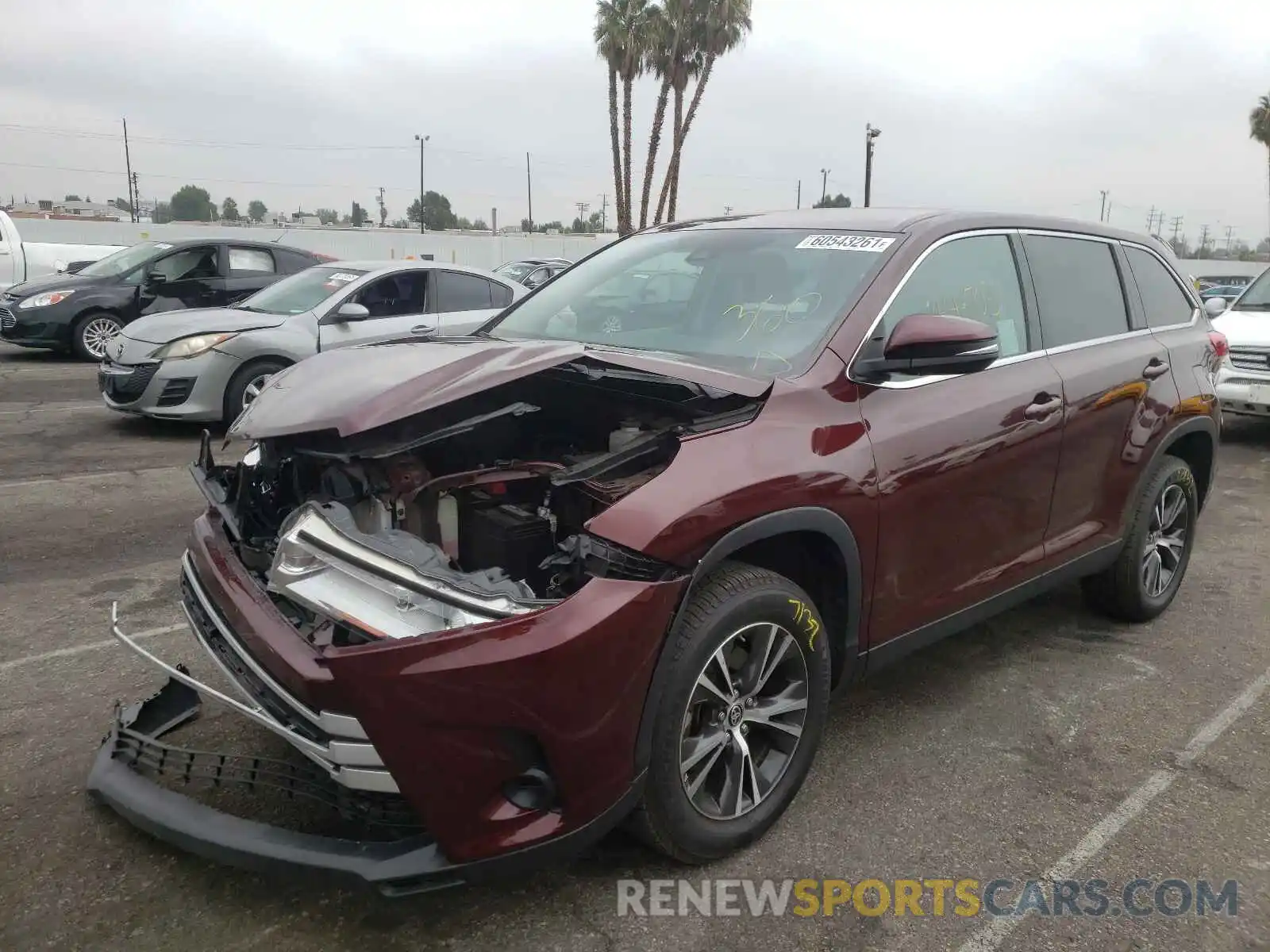 2 Photograph of a damaged car 5TDZZRFH9KS370409 TOYOTA HIGHLANDER 2019