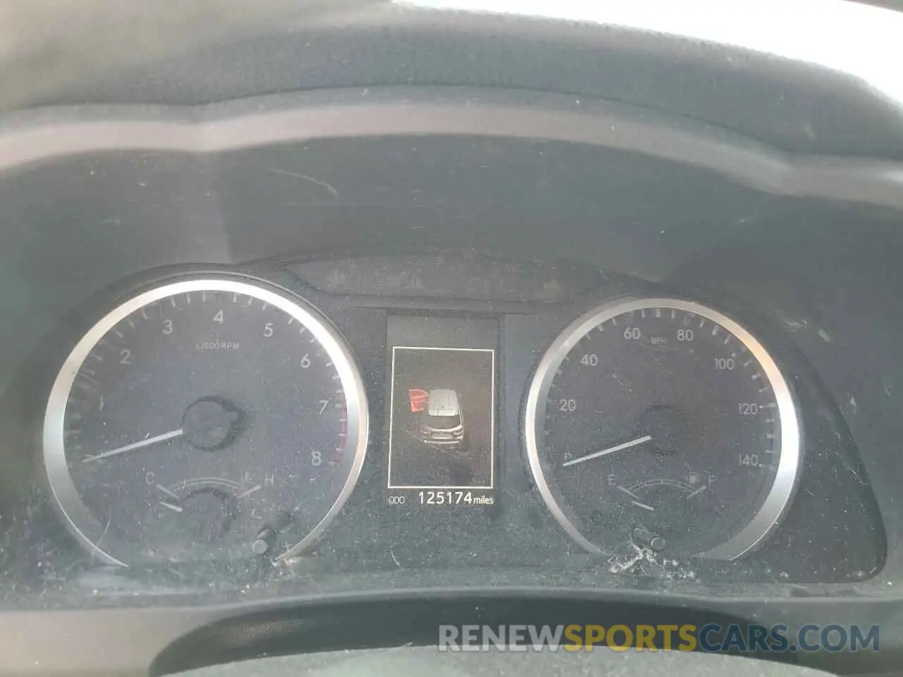 9 Photograph of a damaged car 5TDZZRFHXKS299737 TOYOTA HIGHLANDER 2019