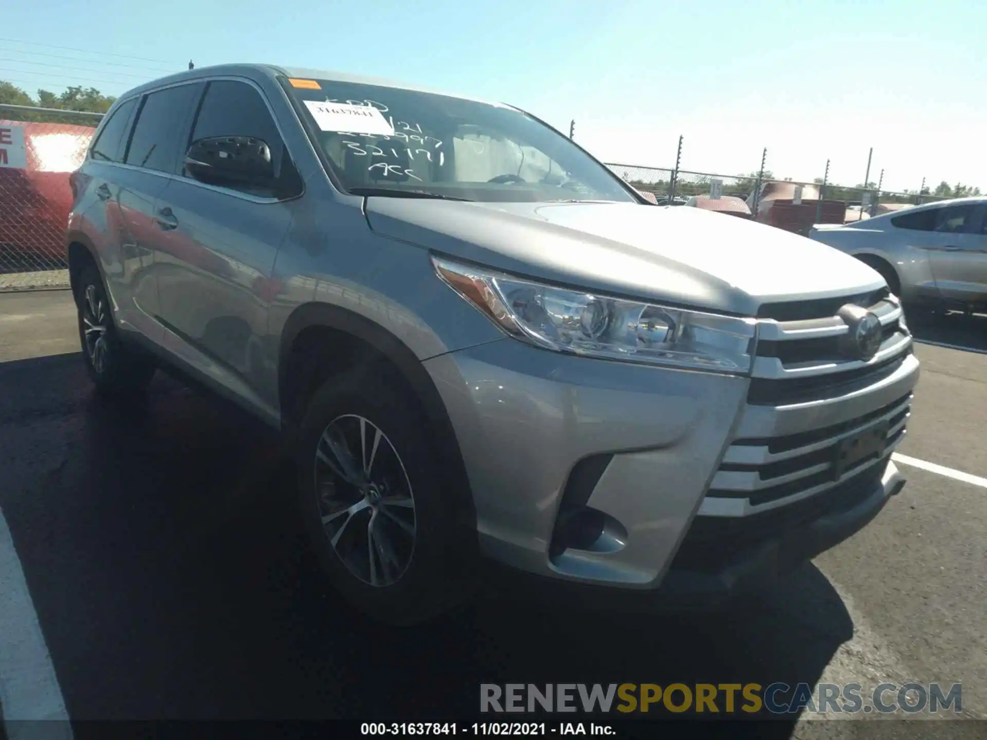 1 Photograph of a damaged car 5TDZZRFHXKS321171 TOYOTA HIGHLANDER 2019