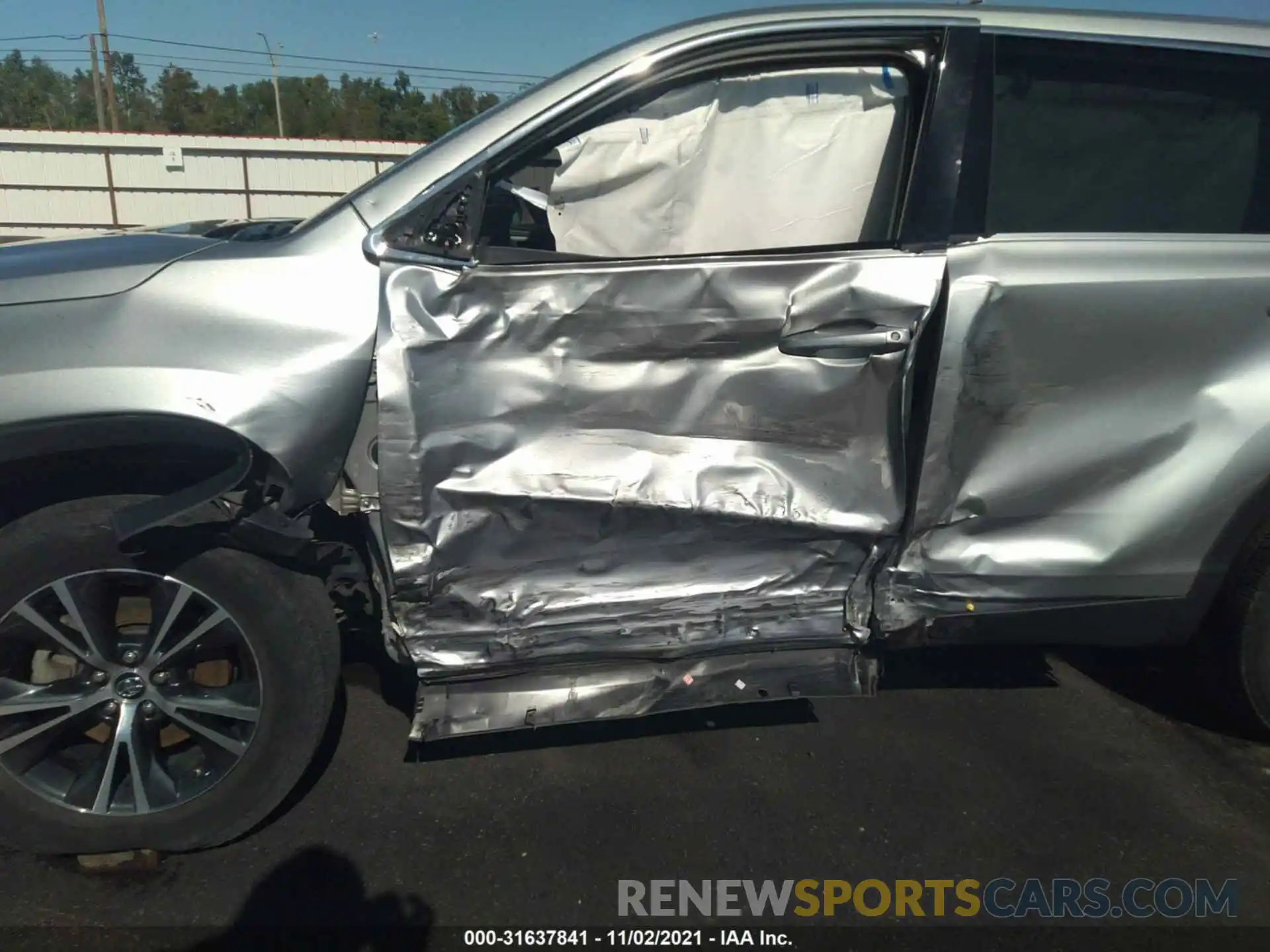 6 Photograph of a damaged car 5TDZZRFHXKS321171 TOYOTA HIGHLANDER 2019