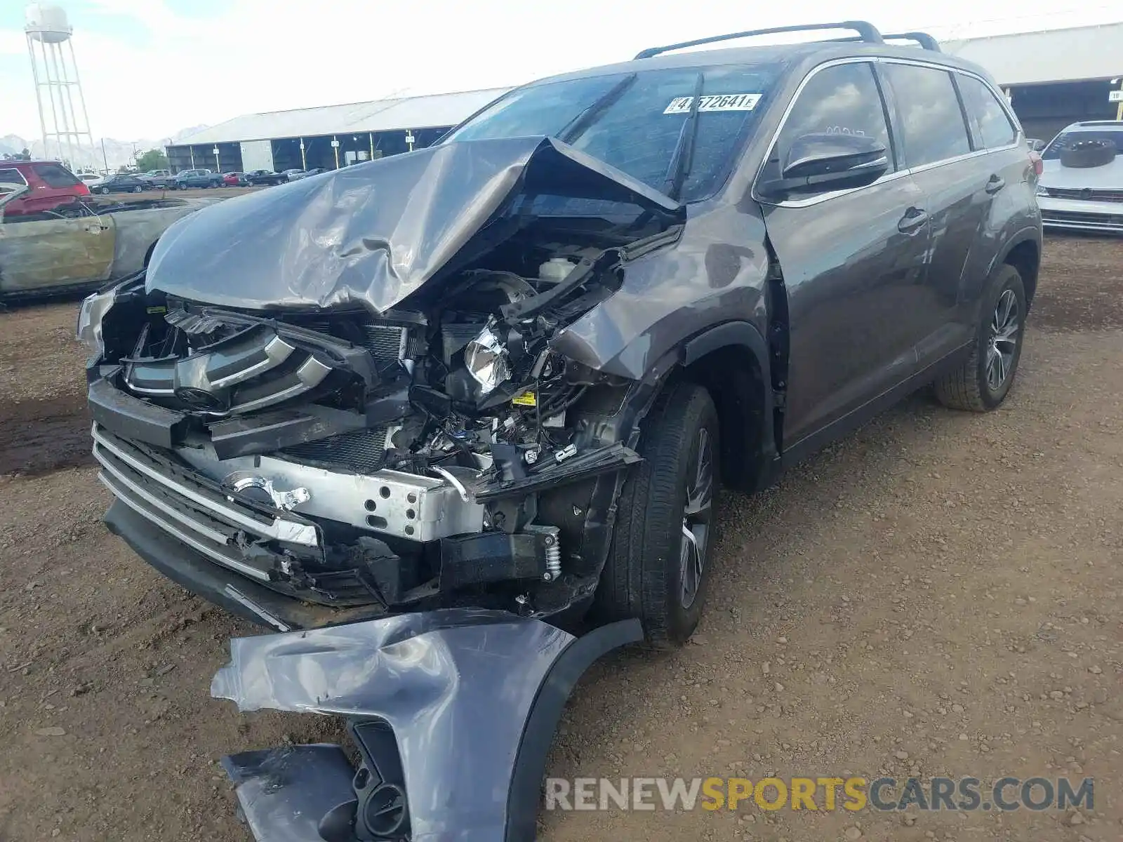 2 Photograph of a damaged car 5TDZZRFHXKS330212 TOYOTA HIGHLANDER 2019