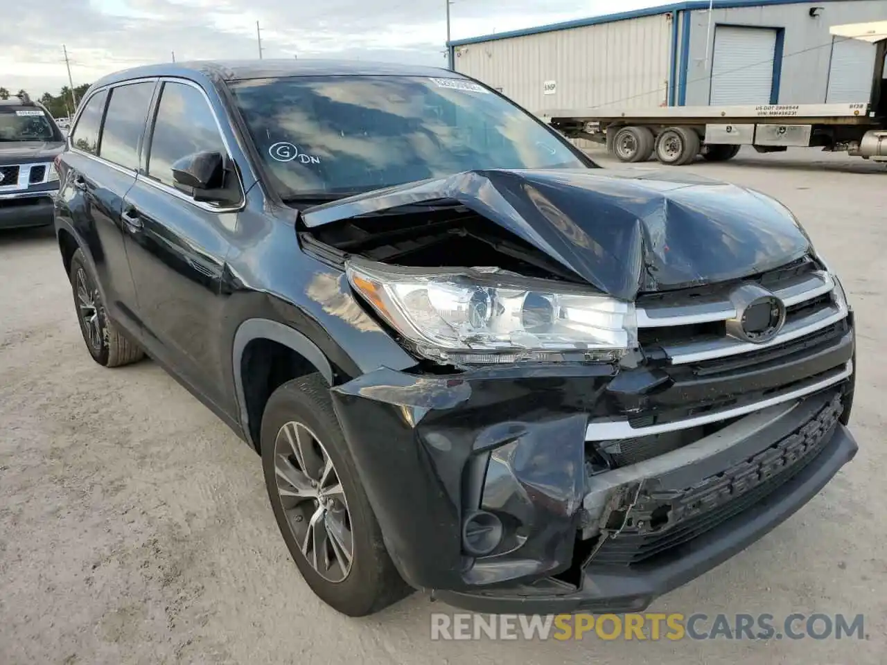 1 Photograph of a damaged car 5TDZZRFHXKS365428 TOYOTA HIGHLANDER 2019