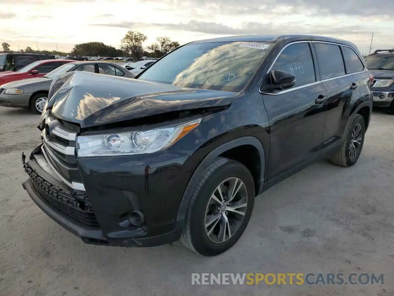 2 Photograph of a damaged car 5TDZZRFHXKS365428 TOYOTA HIGHLANDER 2019