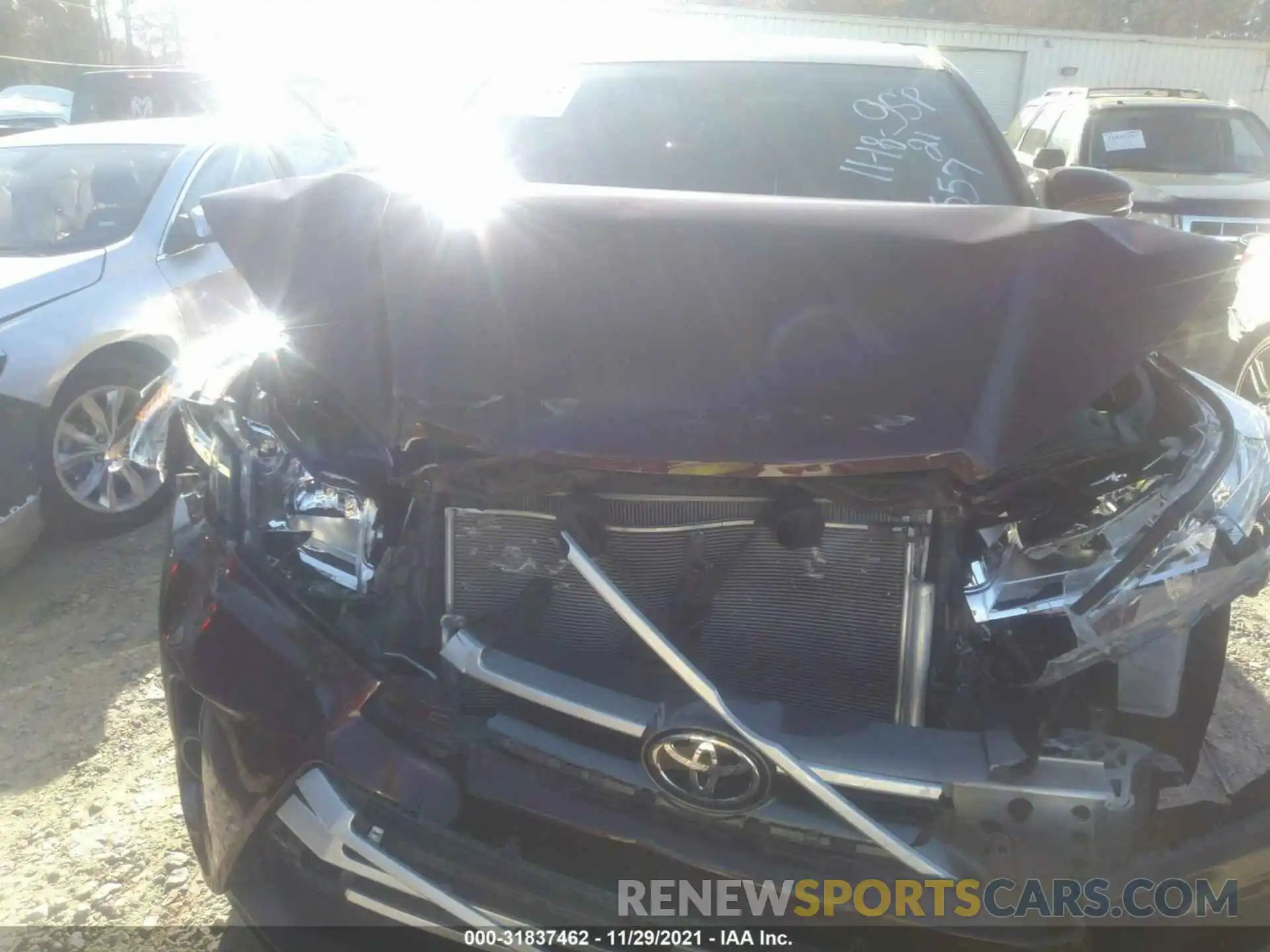 10 Photograph of a damaged car 5TDZZRFHXKS365557 TOYOTA HIGHLANDER 2019