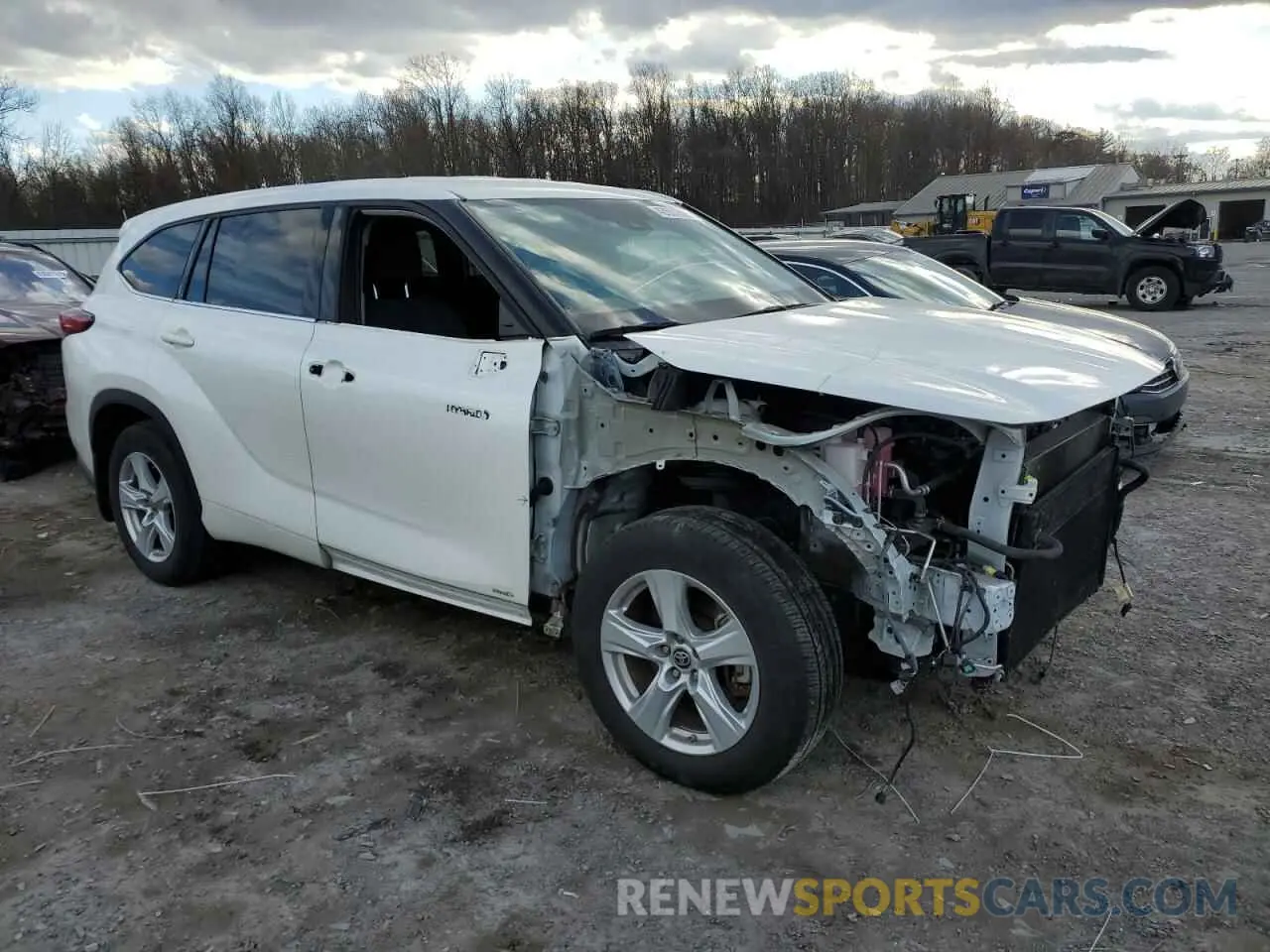 4 Photograph of a damaged car 5TDBBRCH0LS002146 TOYOTA HIGHLANDER 2020