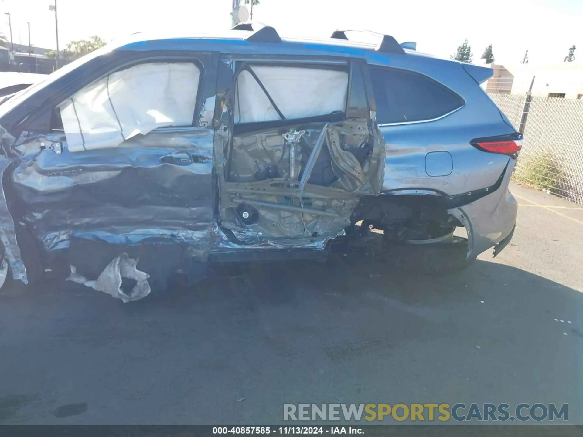6 Photograph of a damaged car 5TDBBRCH3LS004425 TOYOTA HIGHLANDER 2020