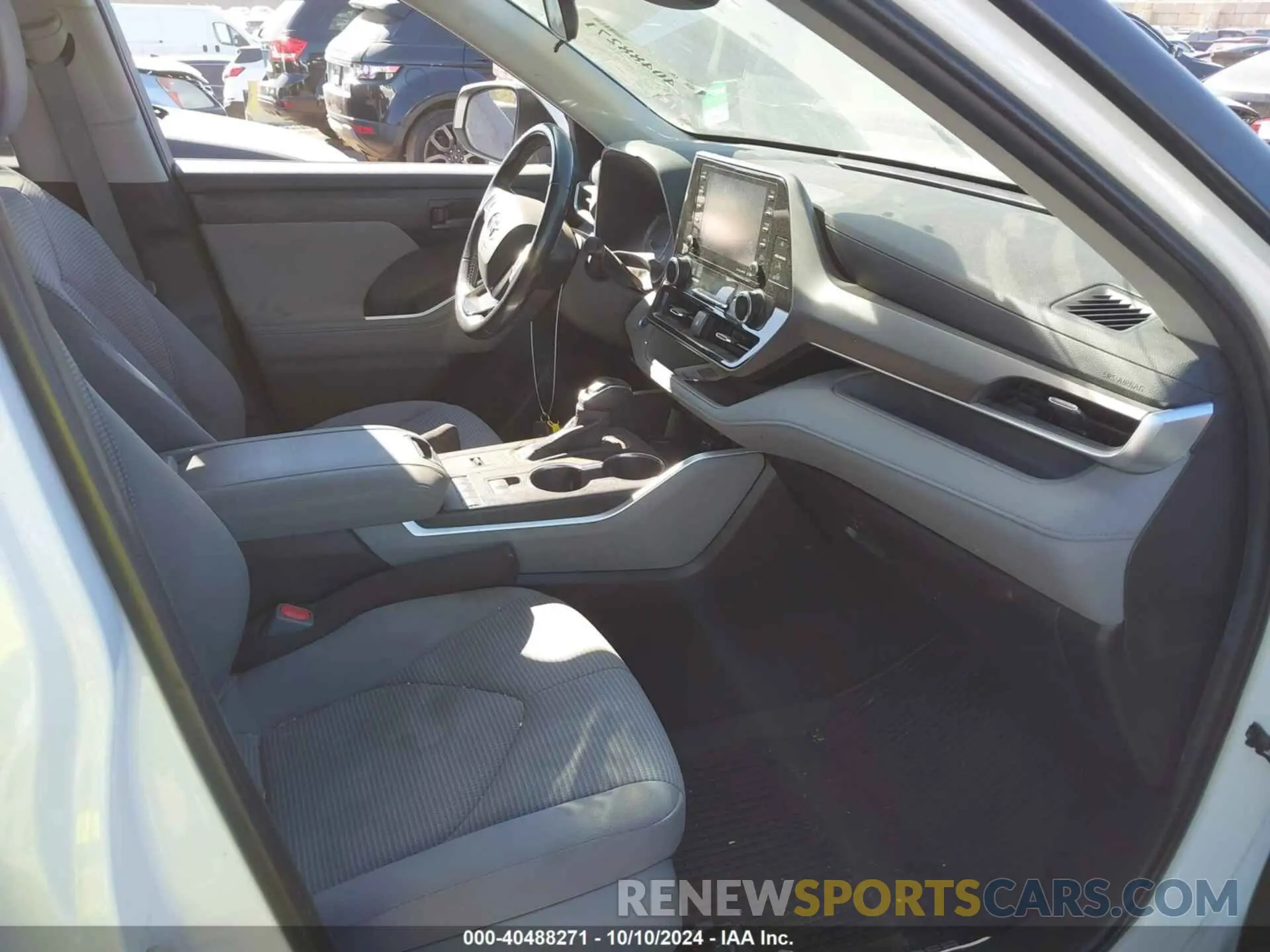 5 Photograph of a damaged car 5TDBBRCH3LS005137 TOYOTA HIGHLANDER 2020